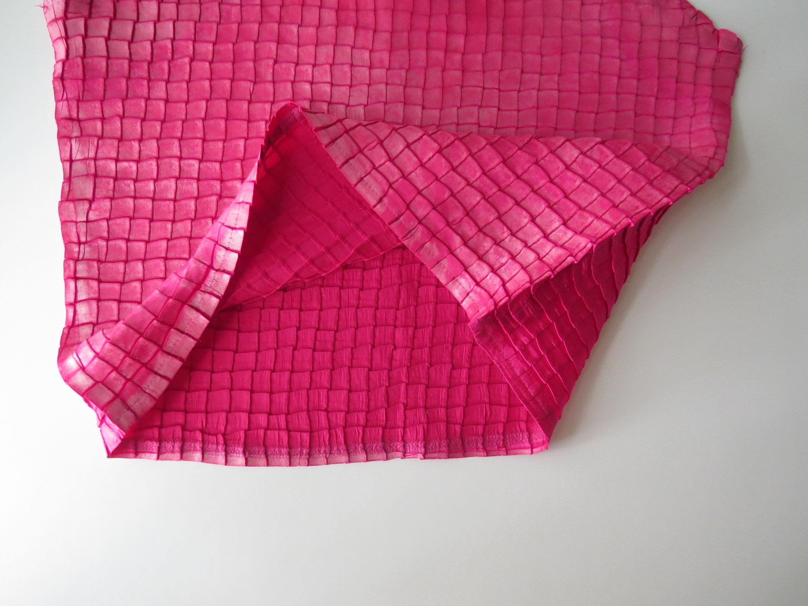 Rare Vintage 90s Roccobarocco Pink Ruched 3D Grid Top, 90s Italian, Made in Italy - Thumbnail 2