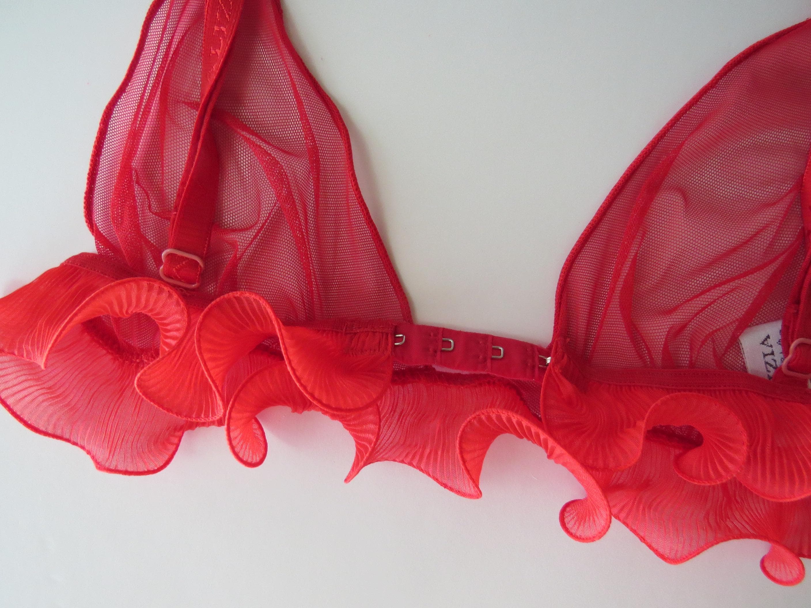 Malizia La Perla Cherry Red Mesh Ruffle Bralette, Made in Italy, Vintage Italian 2000s - Thumbnail 5