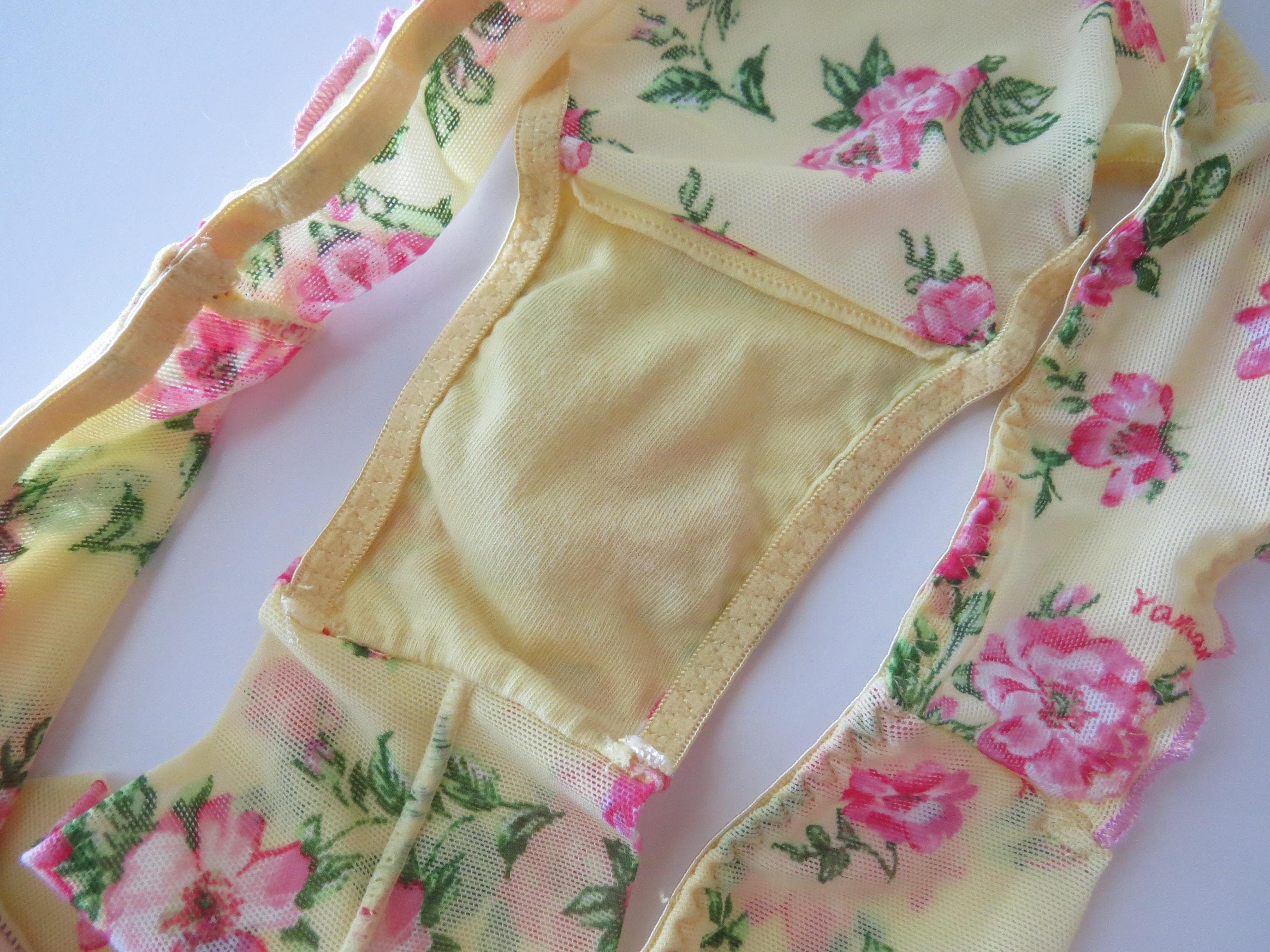 Vintage Italian Yamamay Floral Mesh Camisole and Panty Set Yellow Pink Rose 90s - Thumbnail 11