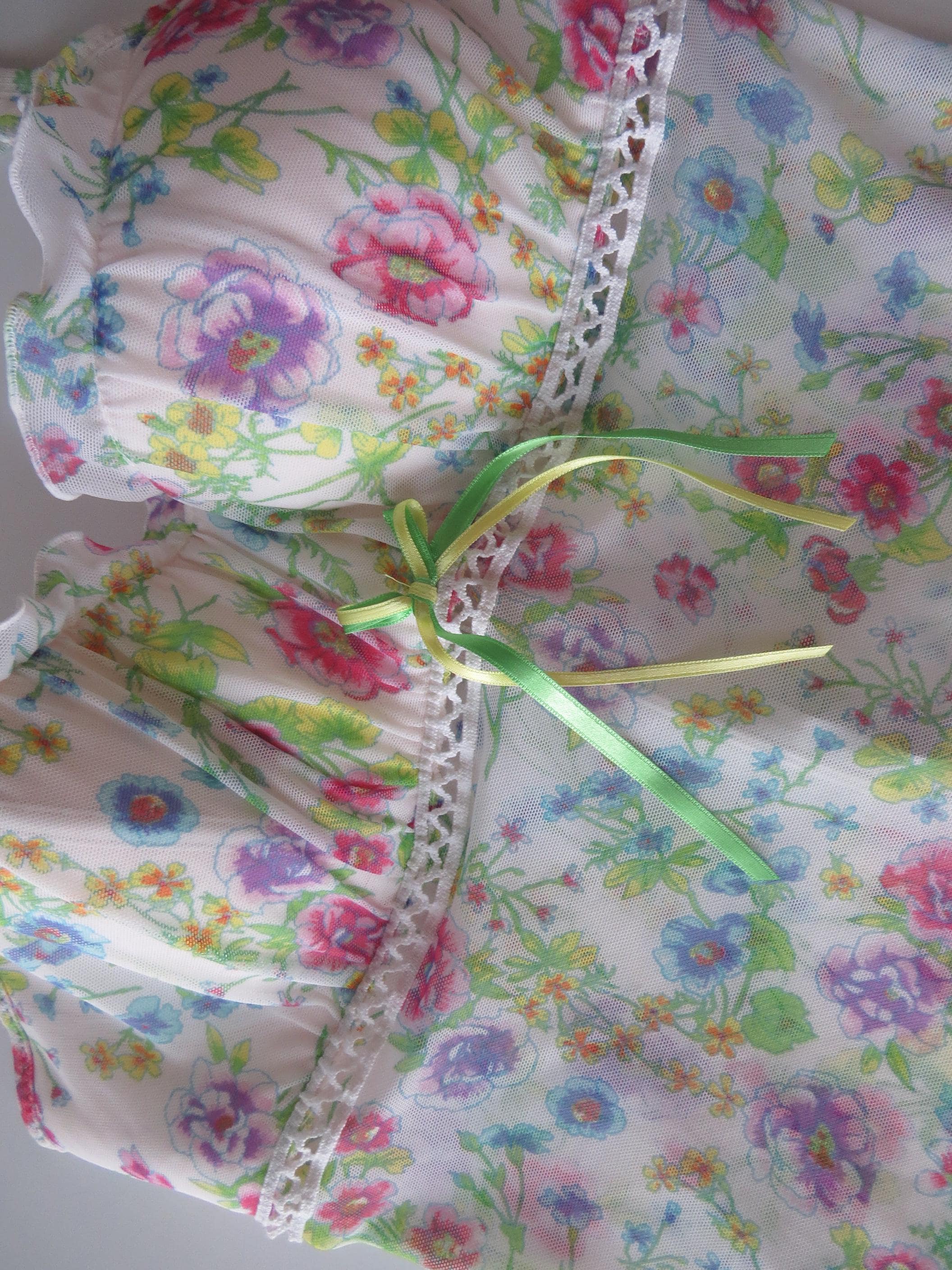 Vintage 00s Italian Intimissimi Wildflower Floral Mesh Bustier, Green and Pink, Bow, Crochet Details - Thumbnail 8
