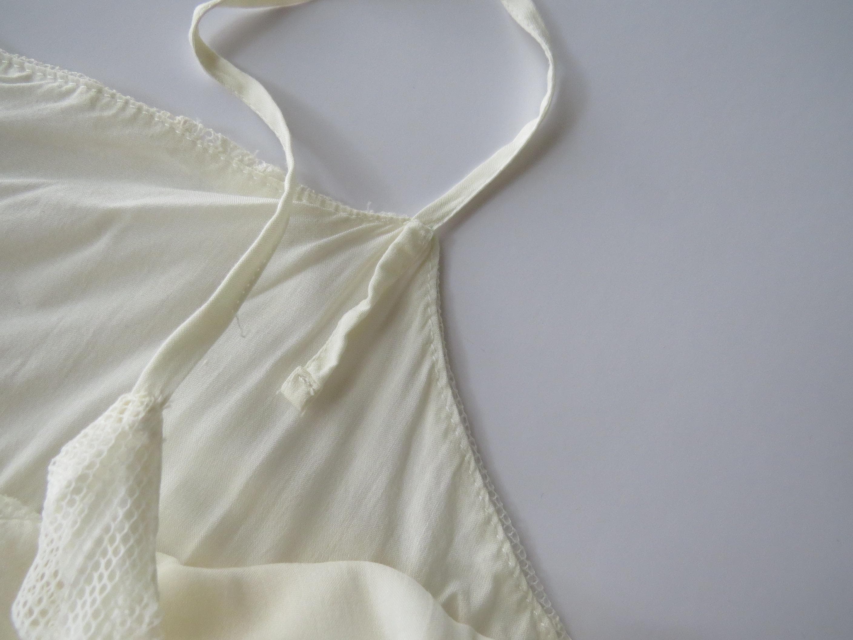 Vintage Italian Cream Lace United Colors of Benetton Camisole, Made in Italy, 2000s - Thumbnail 7