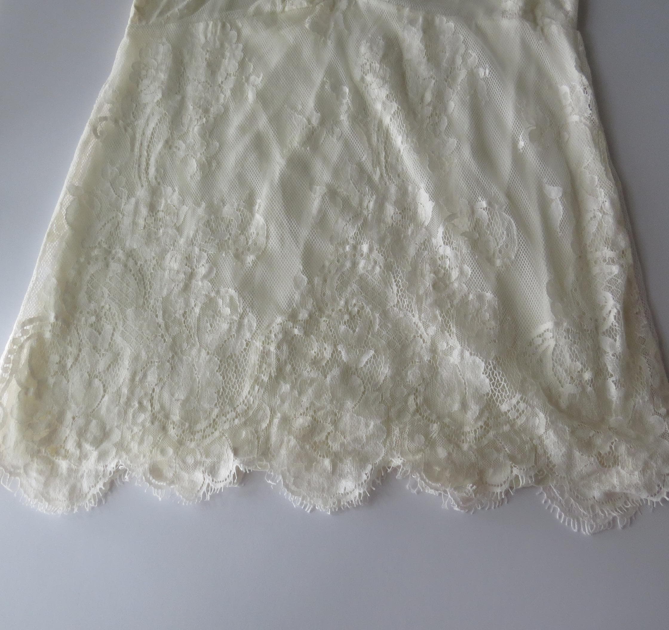 Vintage Italian Cream Lace United Colors of Benetton Camisole, Made in Italy, 2000s - Thumbnail 4