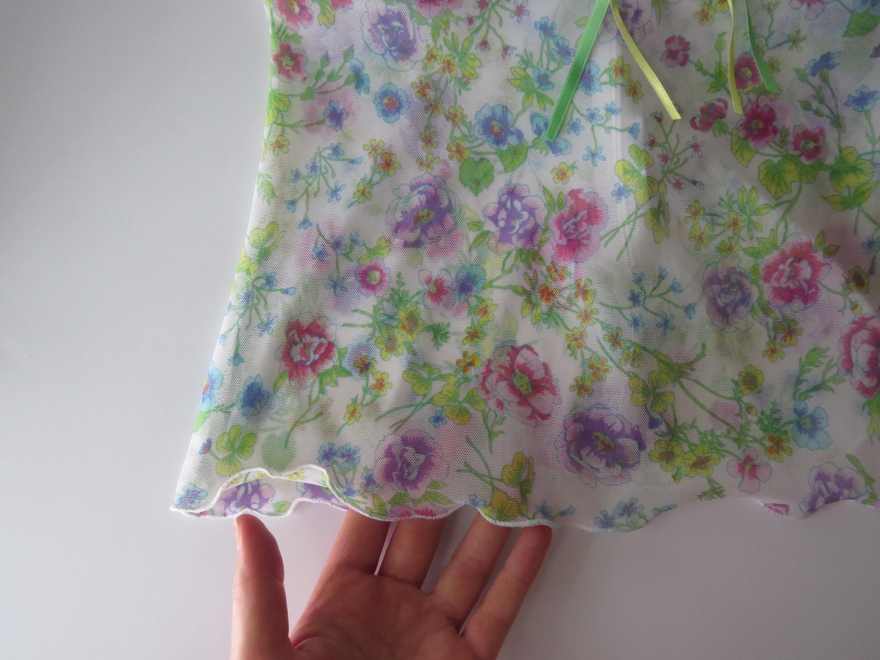 Vintage 00s Italian Intimissimi Wildflower Floral Mesh Bustier, Green and Pink, Bow, Crochet Details - Thumbnail 9