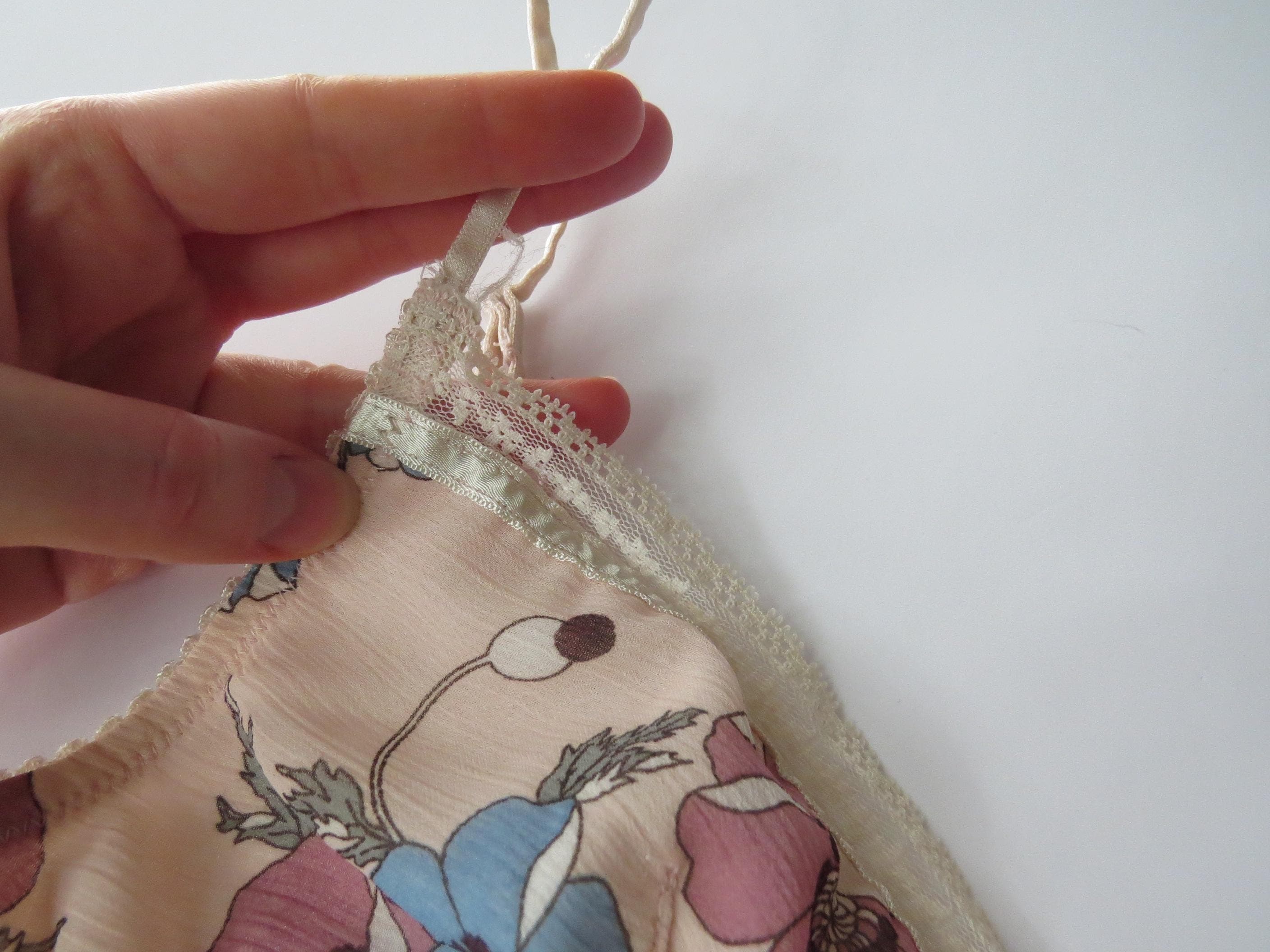 00s Italian Vintage Intimissi Floral Peach Camisole Top Cropped Bias Cut - Thumbnail 4