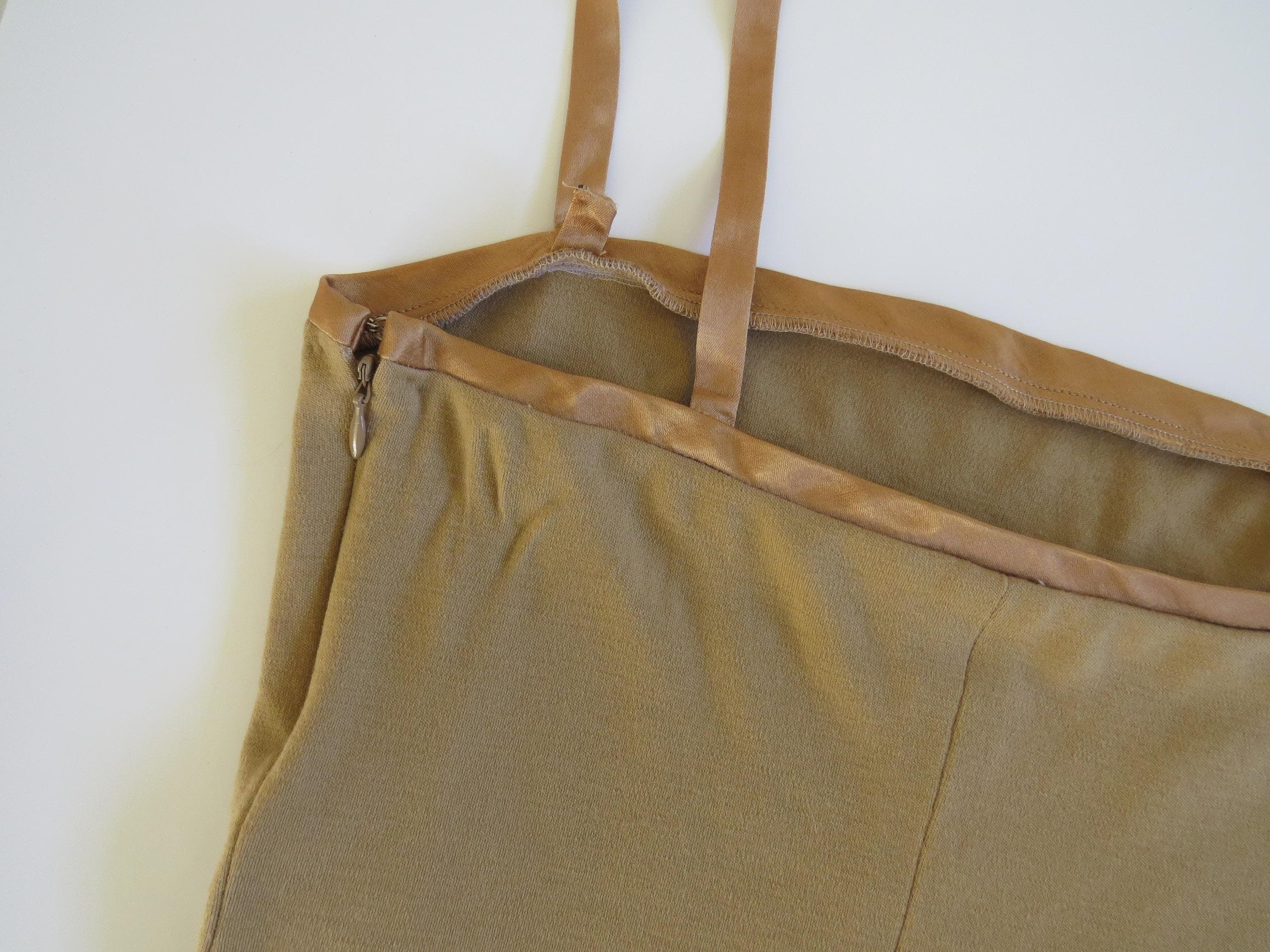 Italian Vintage Alessandro Dell'Acqua 100% Wool Camisole, Minimalist 90s, Camel Brown - Thumbnail 4