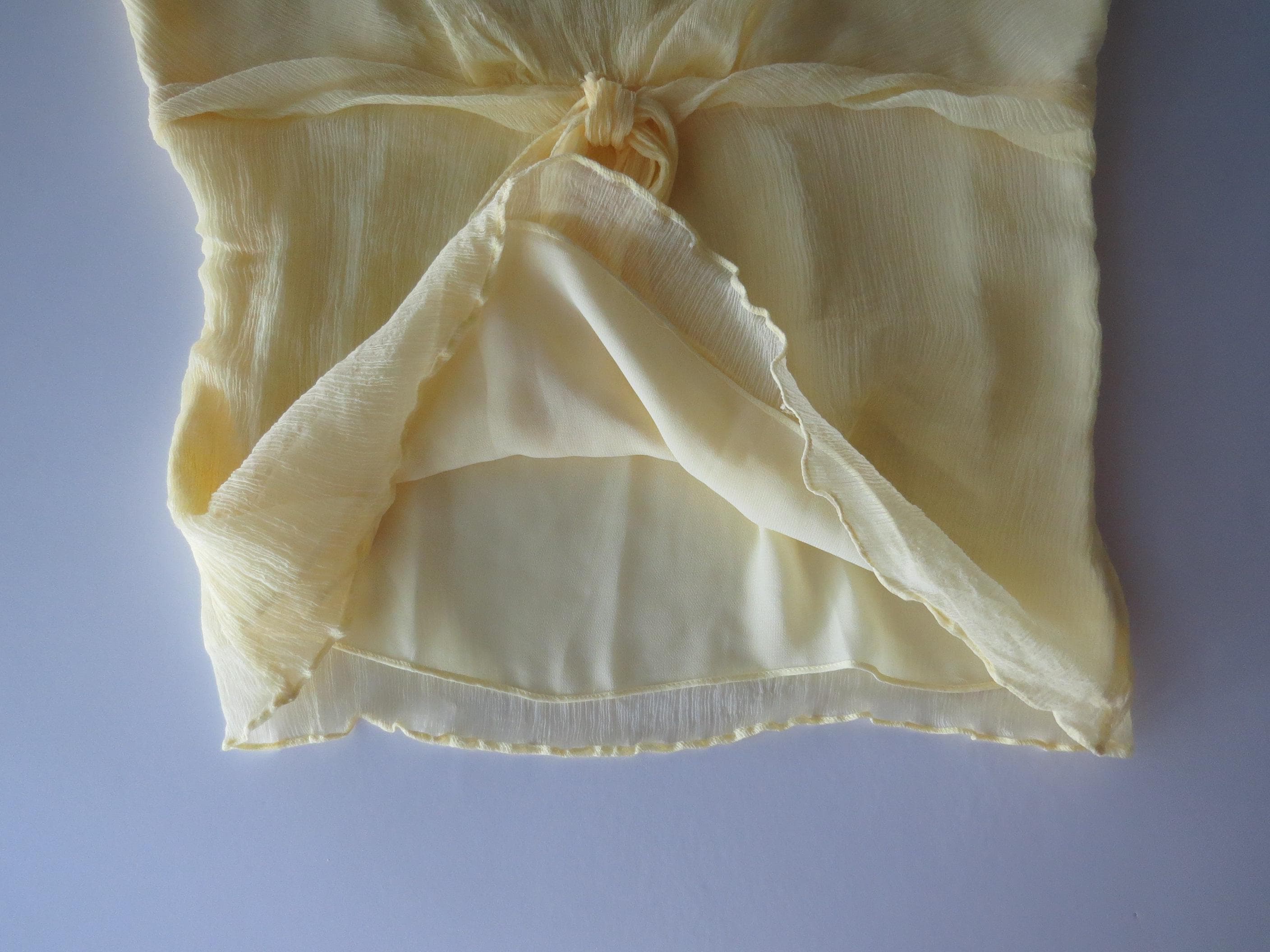 Vintage Italian 100% Silk Butter Yellow Intimissimi Crinkle Chiffon Flowy Top w/ Ties, 2000s - Thumbnail 3