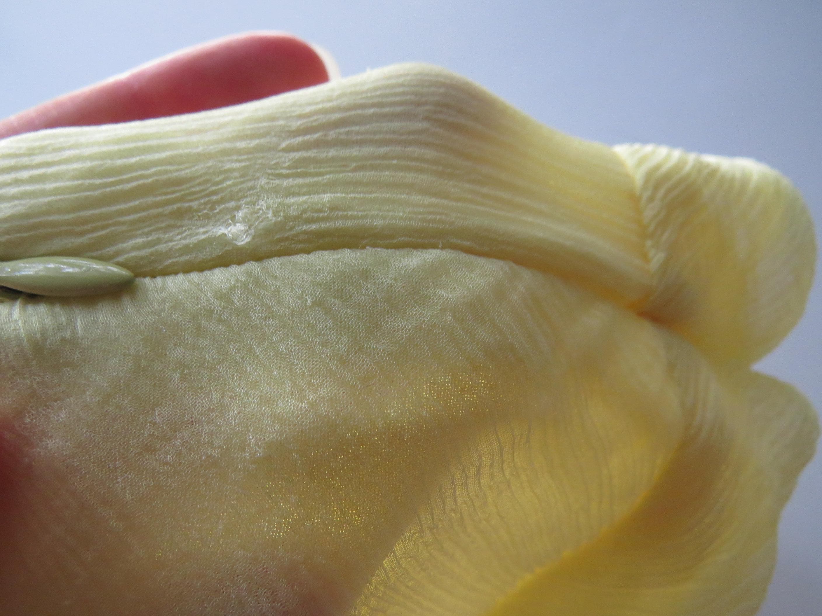 Vintage Italian 100% Silk Butter Yellow Intimissimi Crinkle Chiffon Flowy Top w/ Ties, 2000s - Thumbnail 7