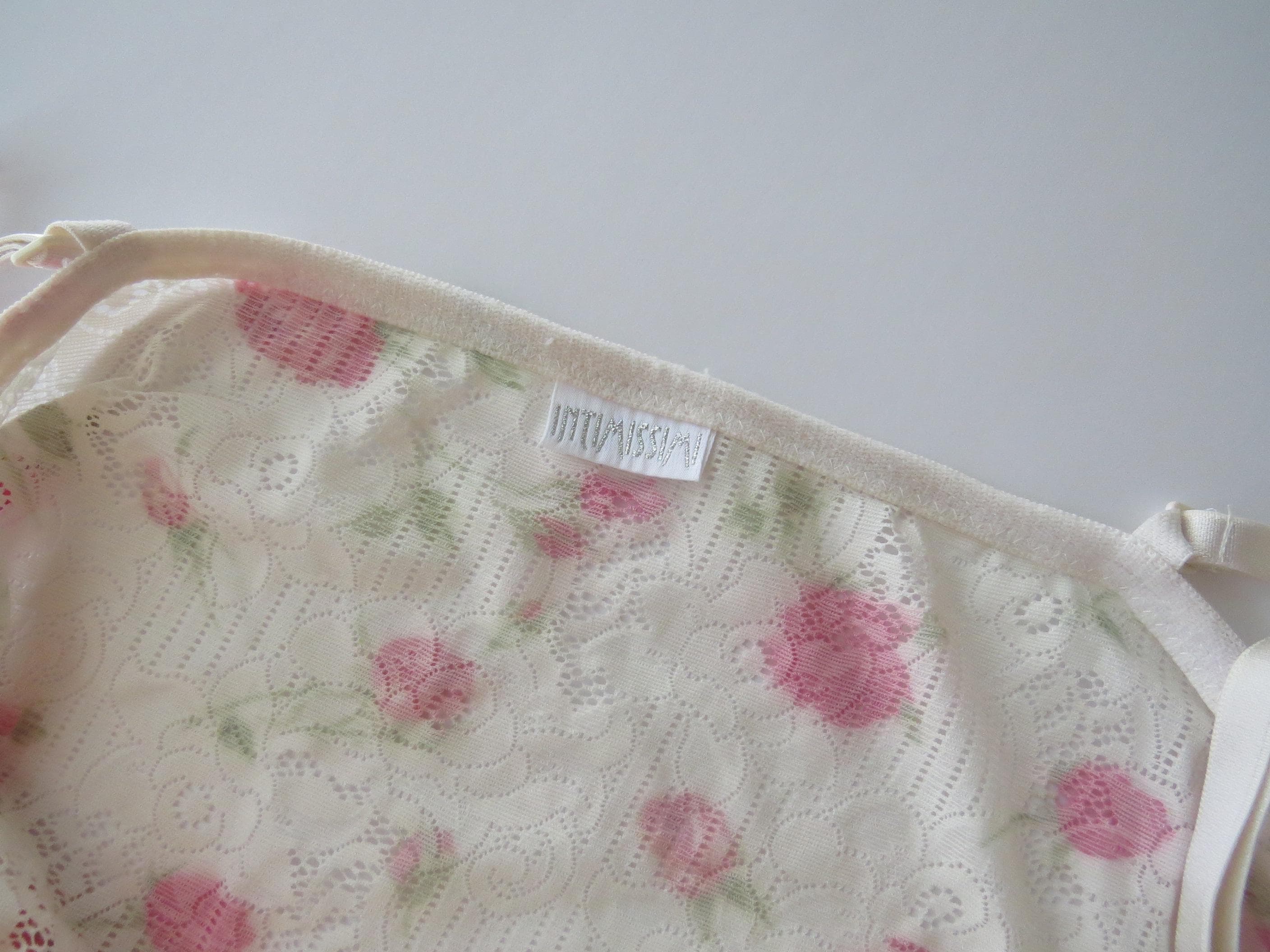 Vintage Italian Intimissimi Rosebud Floral Lace/Mesh Camisole Top 2000s, late 90s - Thumbnail 2