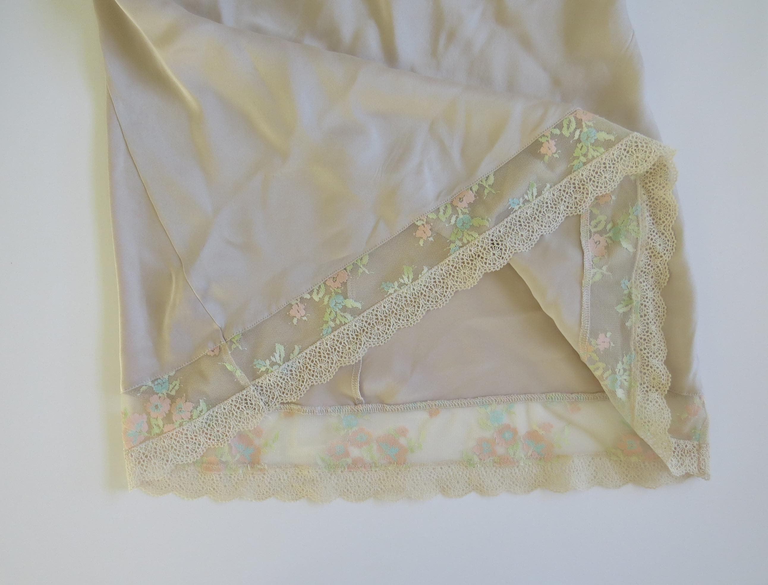 90s Vintage Italian 100% Silk Chemise/Slip Dress Bias Cut Champagne Muted Pink Intimissimi - Made in Italy - Thumbnail 2