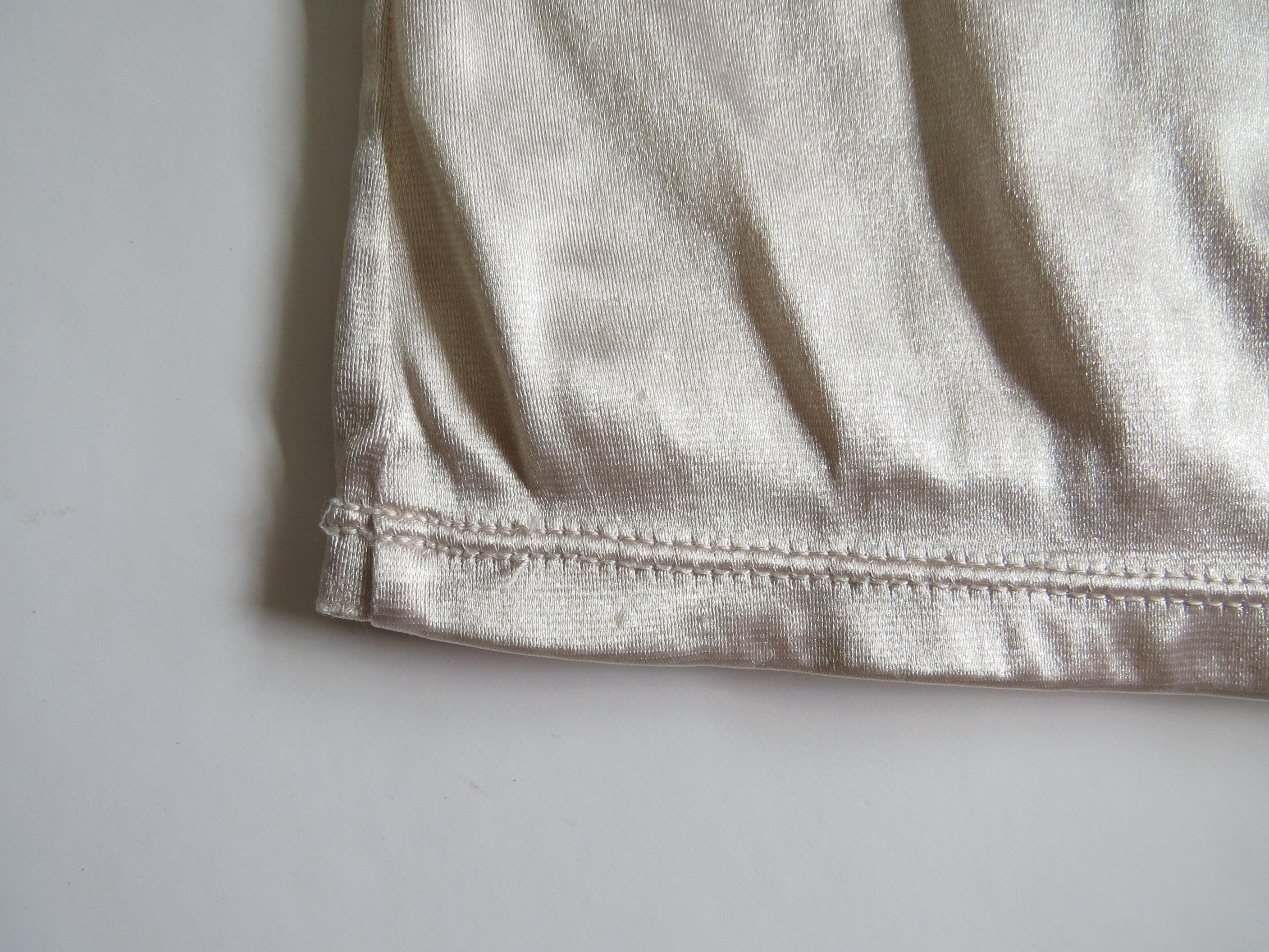 Vintage 90s / 00s Champagne Gold Yamamay Camisole, Quad Straps, Paneling, High Shine, Corset Style - Thumbnail 13