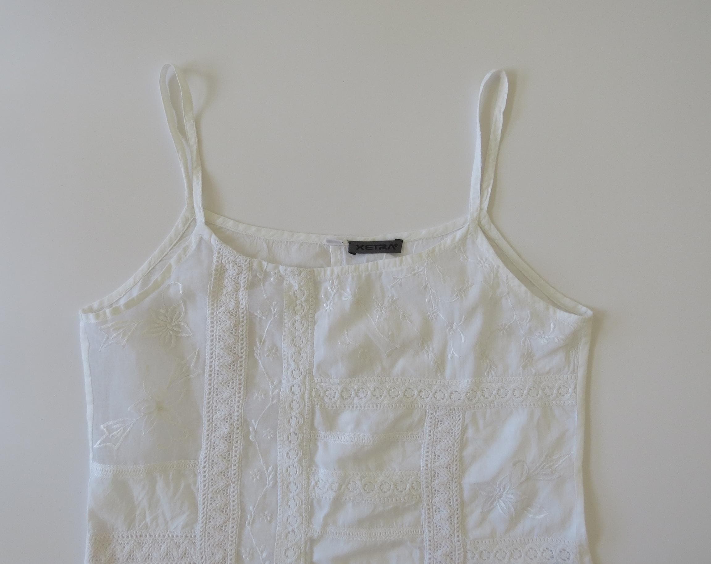 Vintage Italian XTRA Camisole, Romantic White Collection, 90s Embroidery Detail - Thumbnail 2