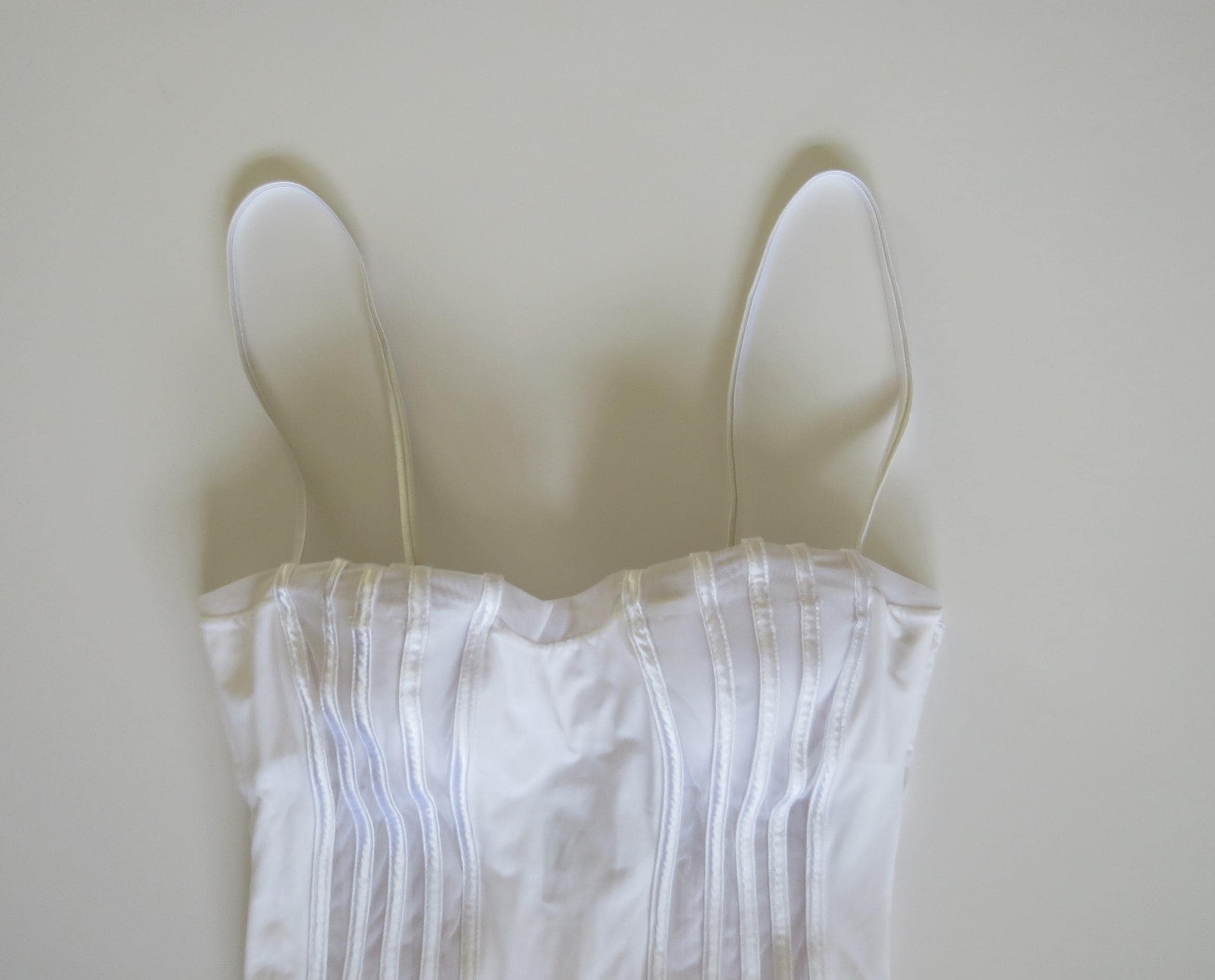 Vintage 00s La Perla White Mesh Paneled One-Piece Swimsuit Graphique Collection