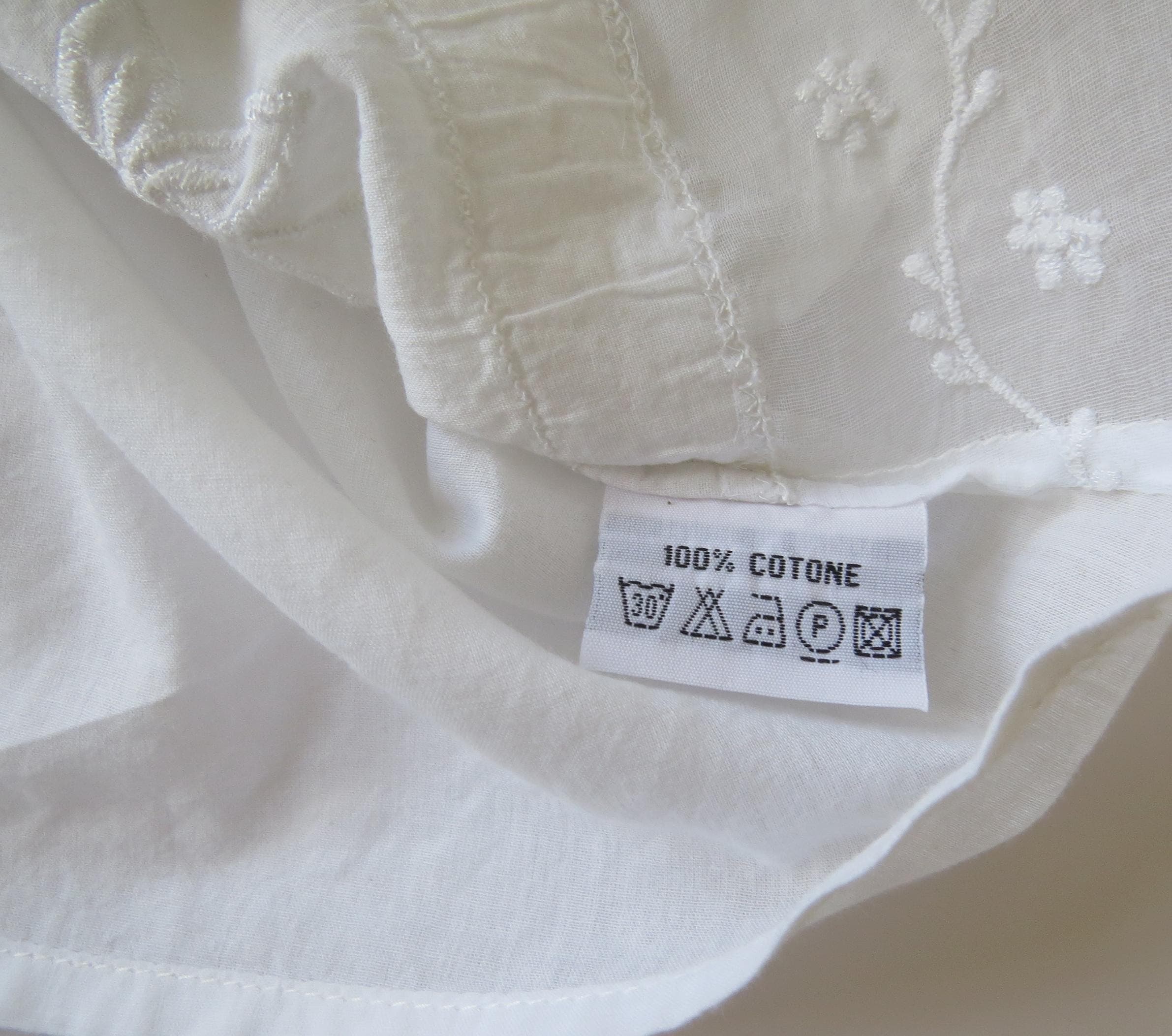 Vintage Italian XTRA Camisole, Romantic White Collection, 90s Embroidery Detail - Thumbnail 6