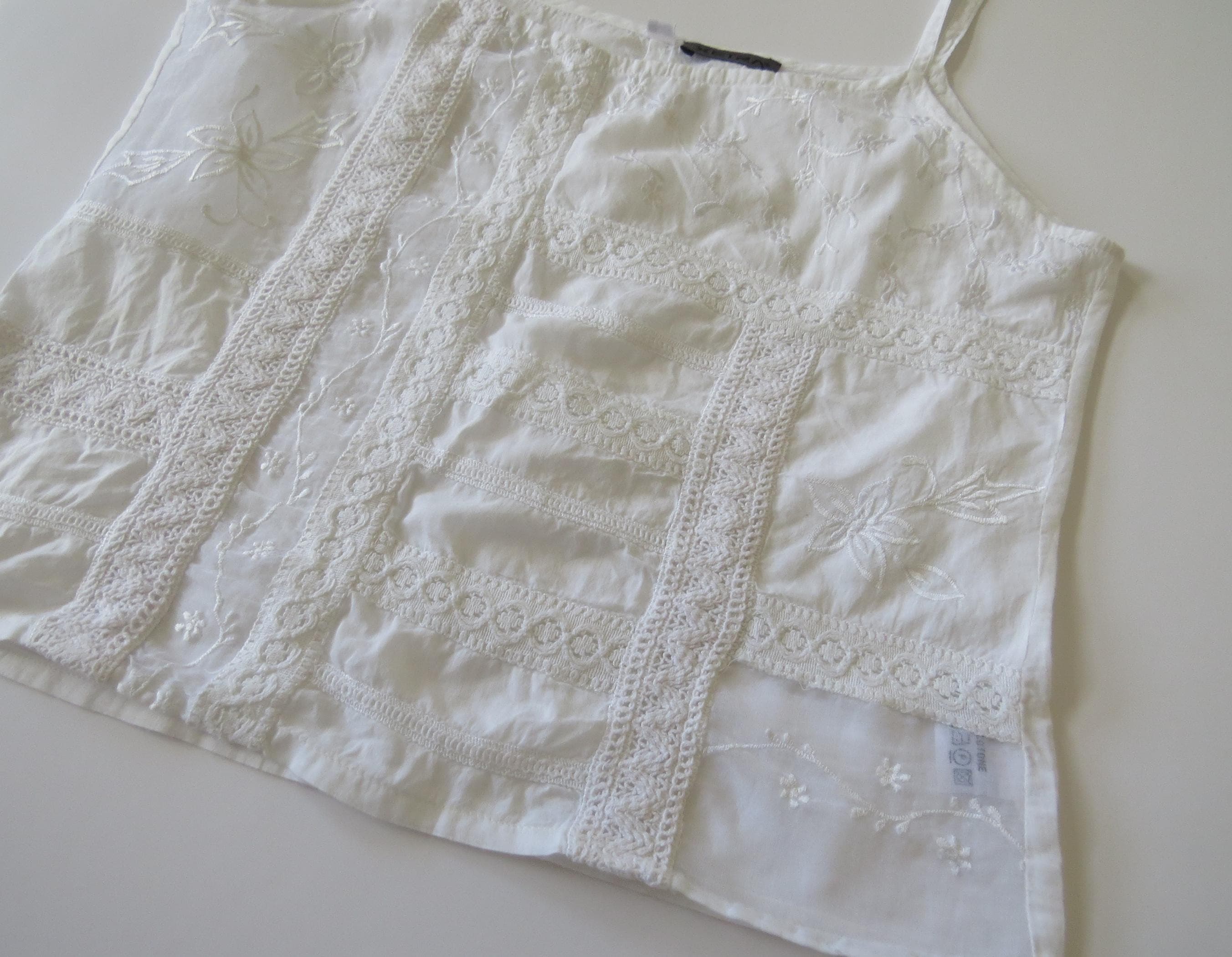 Vintage Italian XTRA Camisole, Romantic White Collection, 90s Embroidery Detail - Thumbnail 3