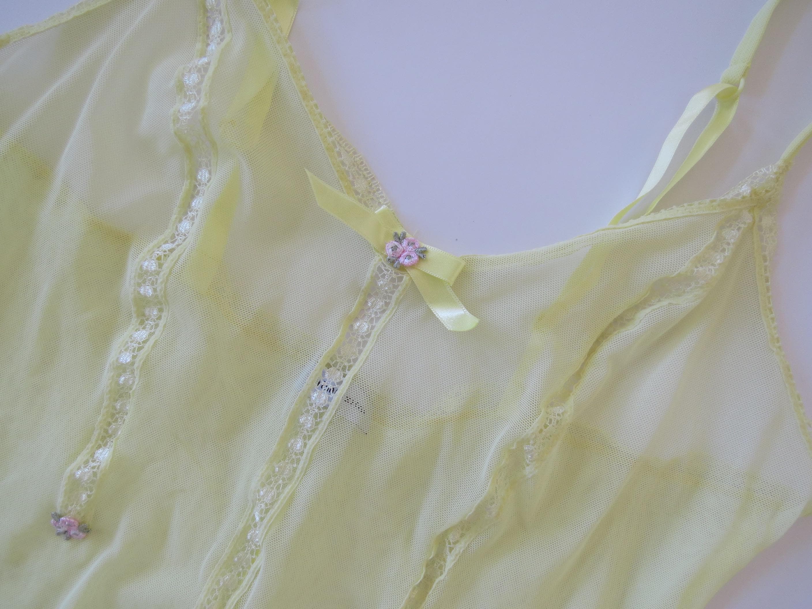 Vintage Pale Yellow Intimissimi Mesh Camsiole w/ Flower Details - Thumbnail 2