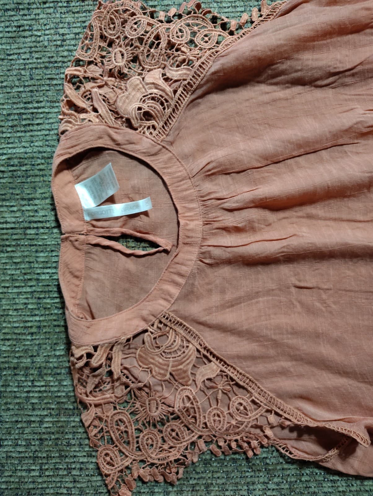 Forgotten Grace Ladies Laced Sleeve blouse Size Large - Thumbnail 4