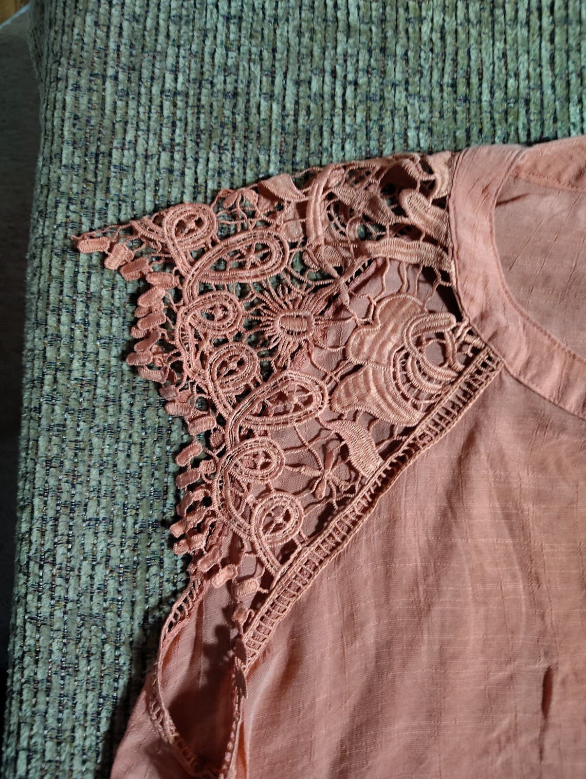 Forgotten Grace Ladies Laced Sleeve blouse Size Large - Thumbnail 2