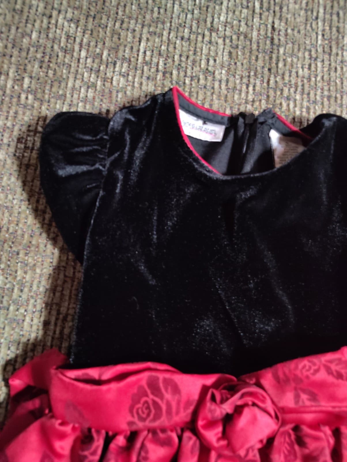 Girls Youngland Black and Red Rose Flower Print Sleeveless Size 6 Dress - Thumbnail 2