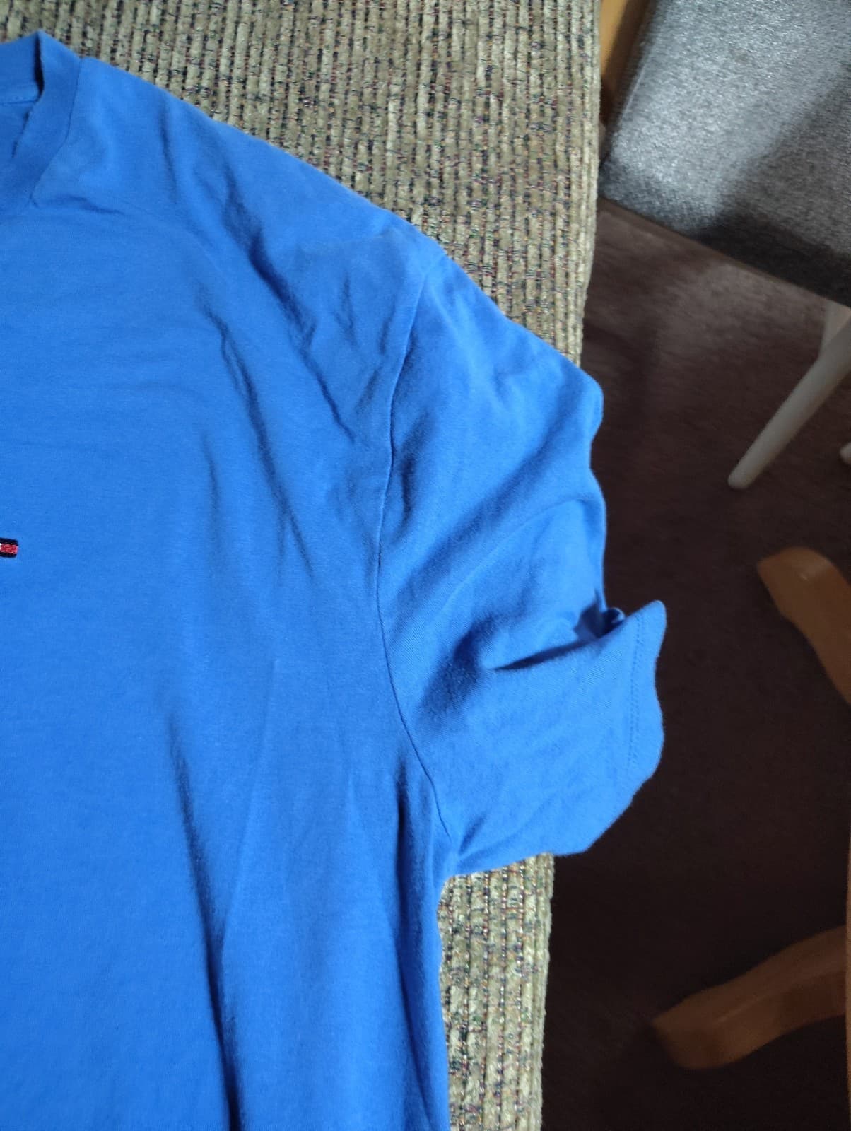 Men's Tommy Hilfiger Short Sleeve V-Neck T Shirt XL - Thumbnail 3