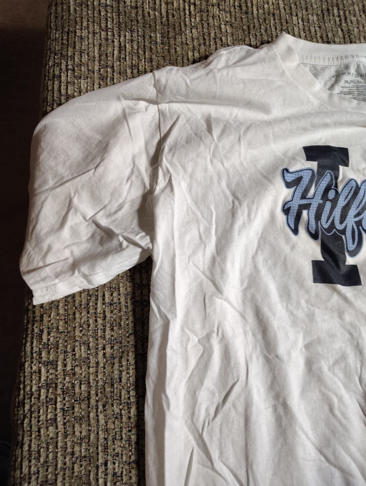 Tommy Hilfiger Big “H” Letter T shirt Men’s XL Blue And White Casual Classic - Thumbnail 2