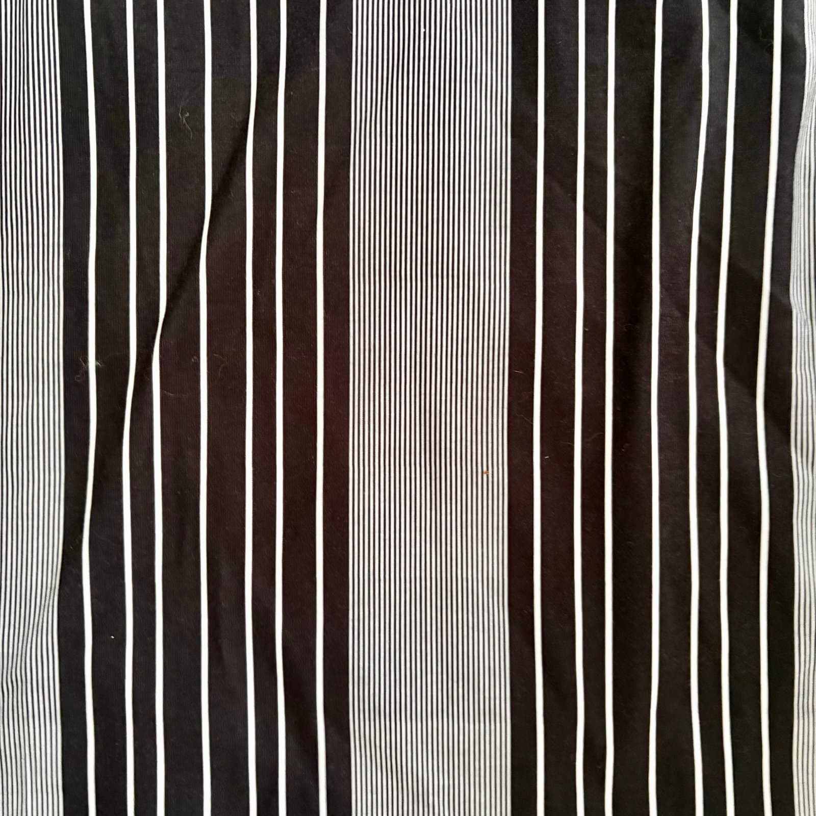 NWT, sleeveless blouse - Thumbnail 2