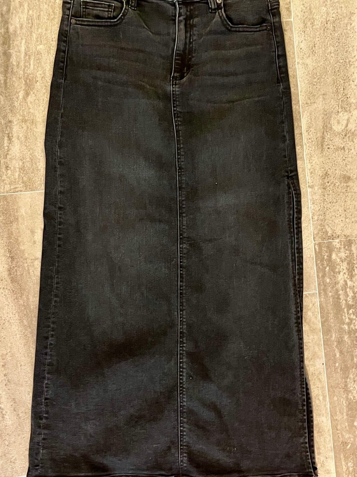 Dark Wash, Denim Skirt, size M - Thumbnail 2