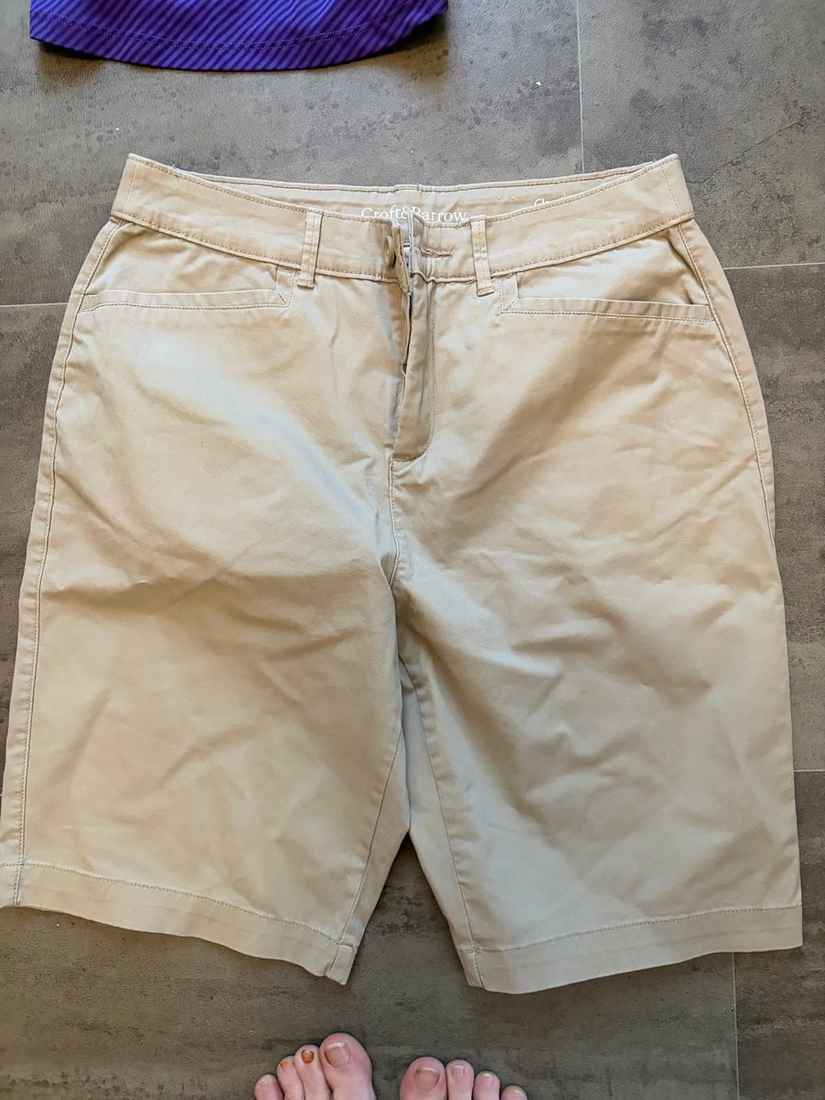 Women’s Croft Barrow khaki shorts size 6