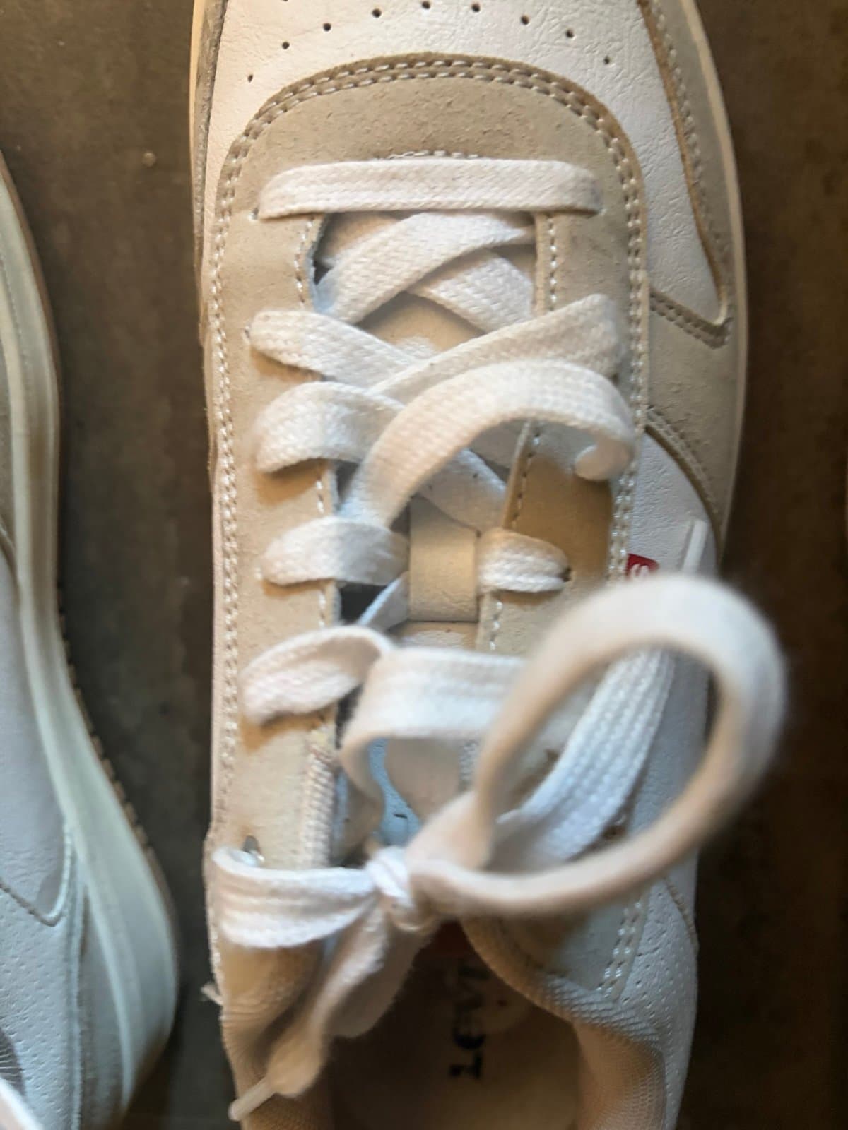 Men’s Levi Sneakers size 5 - Thumbnail 3