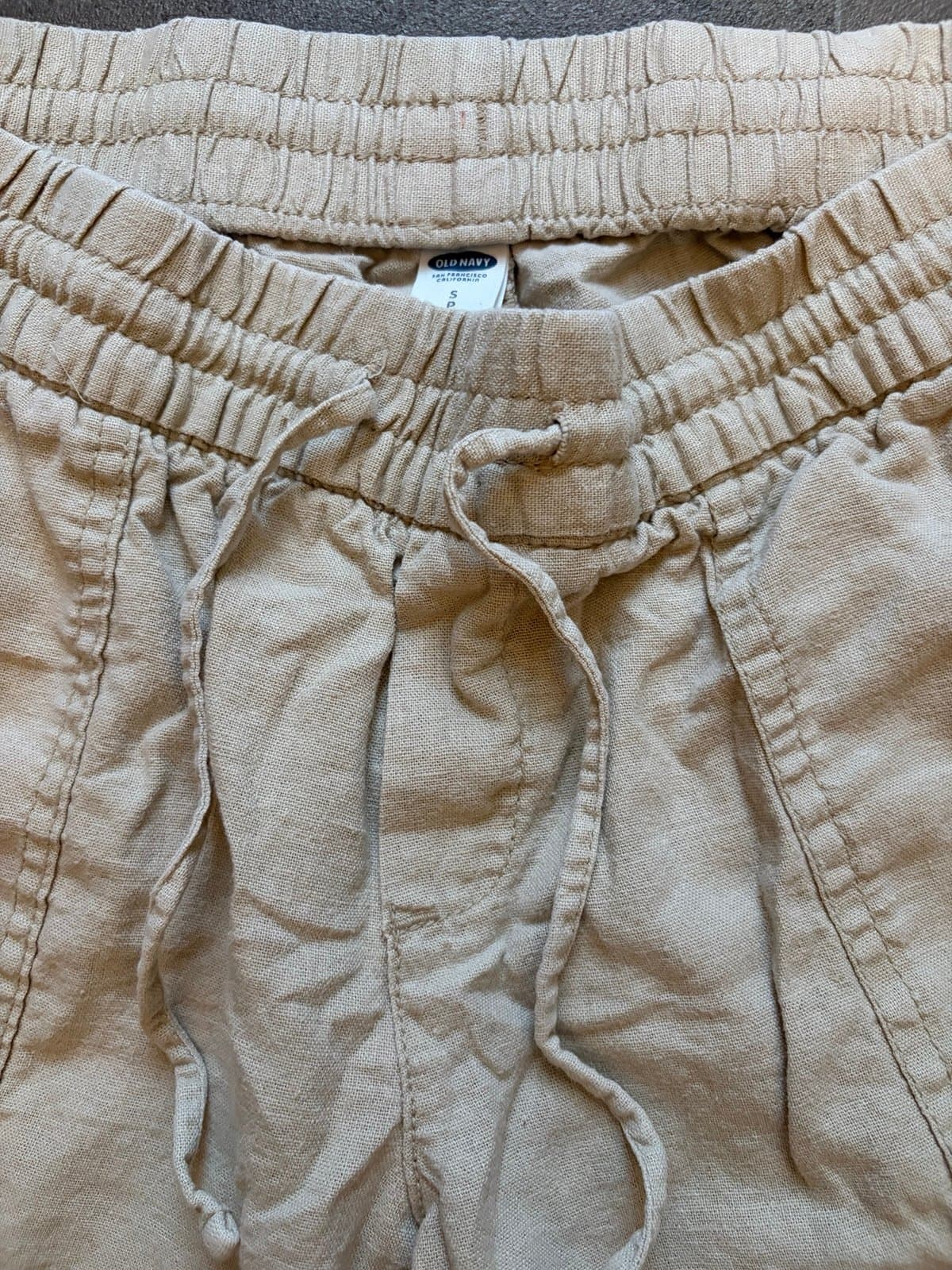 Women’s Old Navy Cargo pull on capris, SN - Thumbnail 2