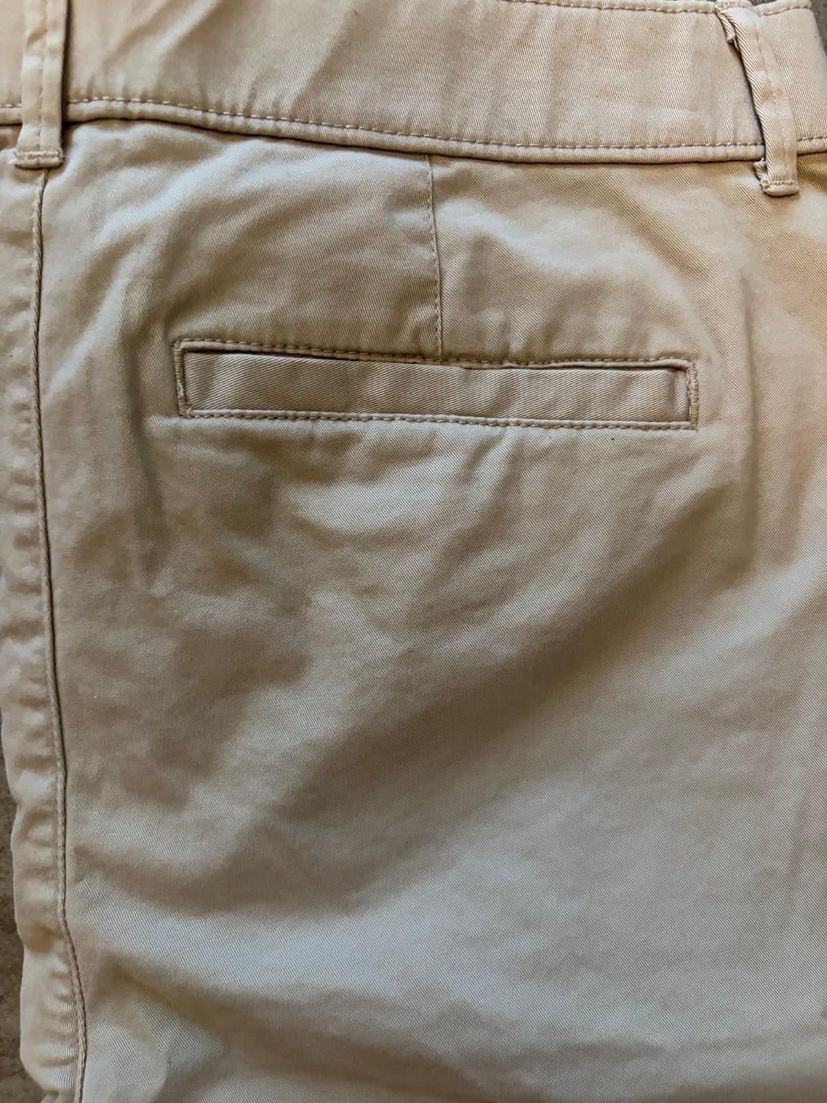 Women’s Croft Barrow khaki shorts size 6 - Thumbnail 4