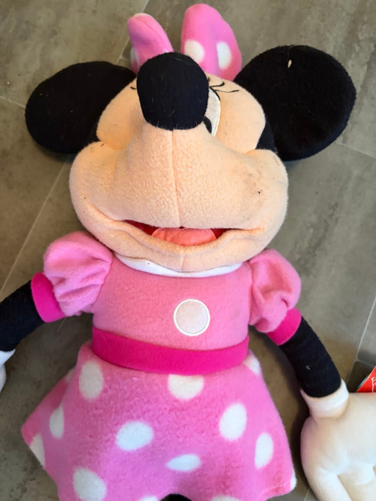 Minnie Mouse Plush - Thumbnail 3