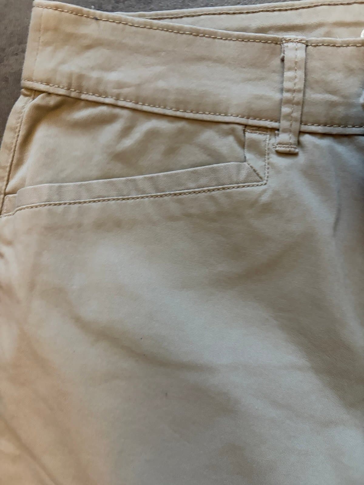 Women’s Croft Barrow khaki shorts size 6 - Thumbnail 3