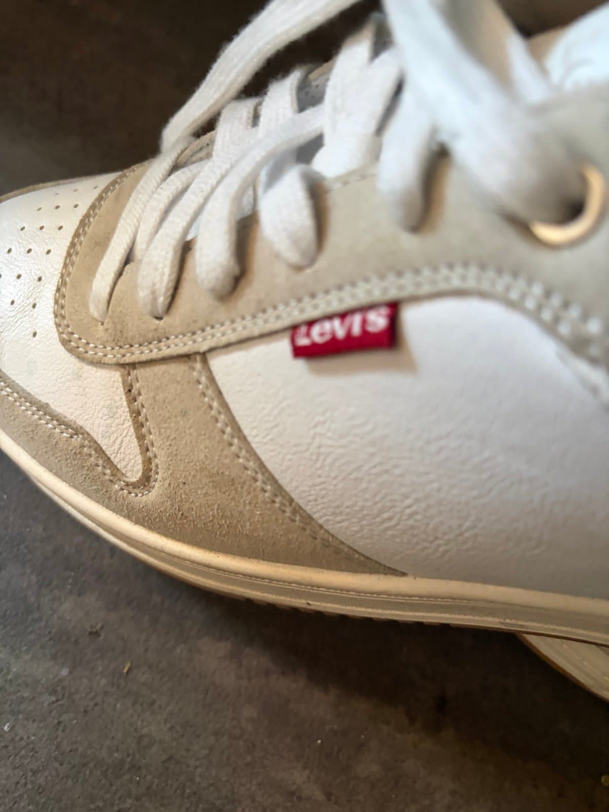 Men’s Levi Sneakers size 5 - Thumbnail 5