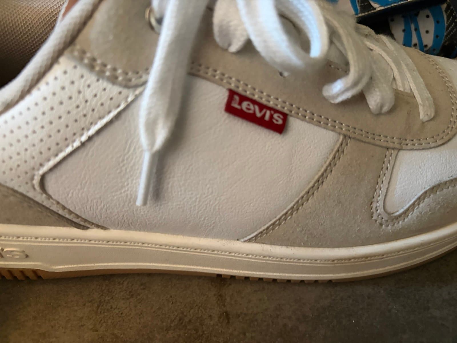 Men’s Levi Sneakers size 5 - Thumbnail 7