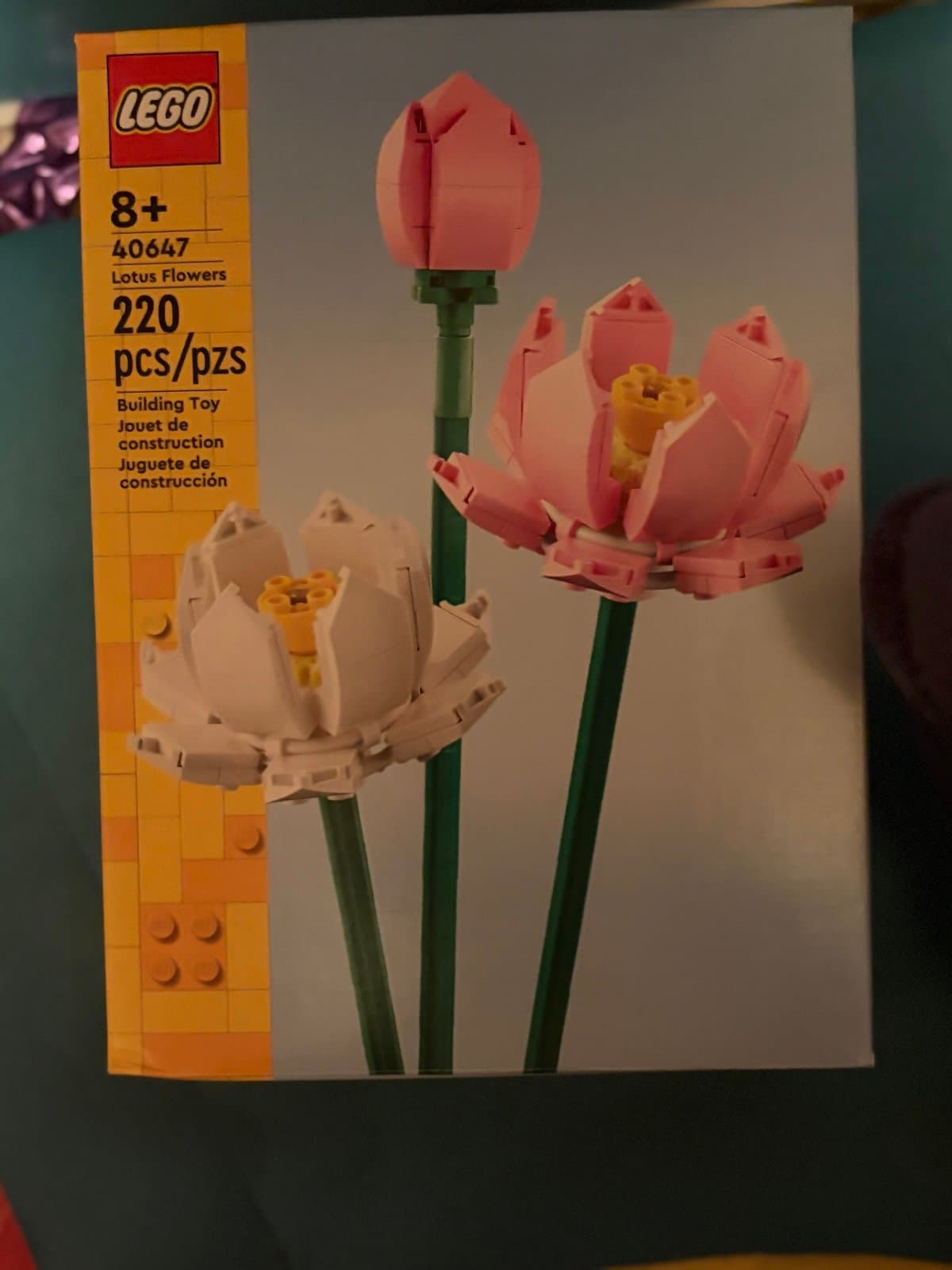 2 Lego sets the Sunflowers Set and the Lotus Flowers Set - Thumbnail 5
