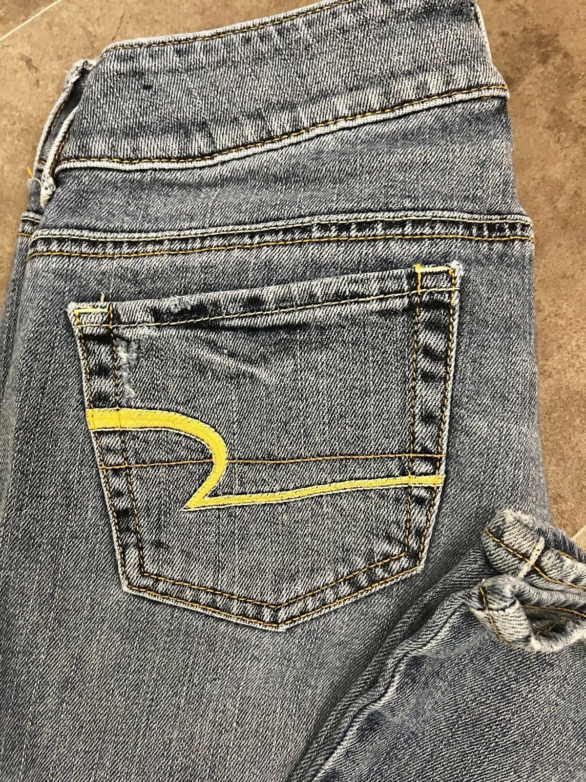 American Eagle Jeans size 4 - Thumbnail 6