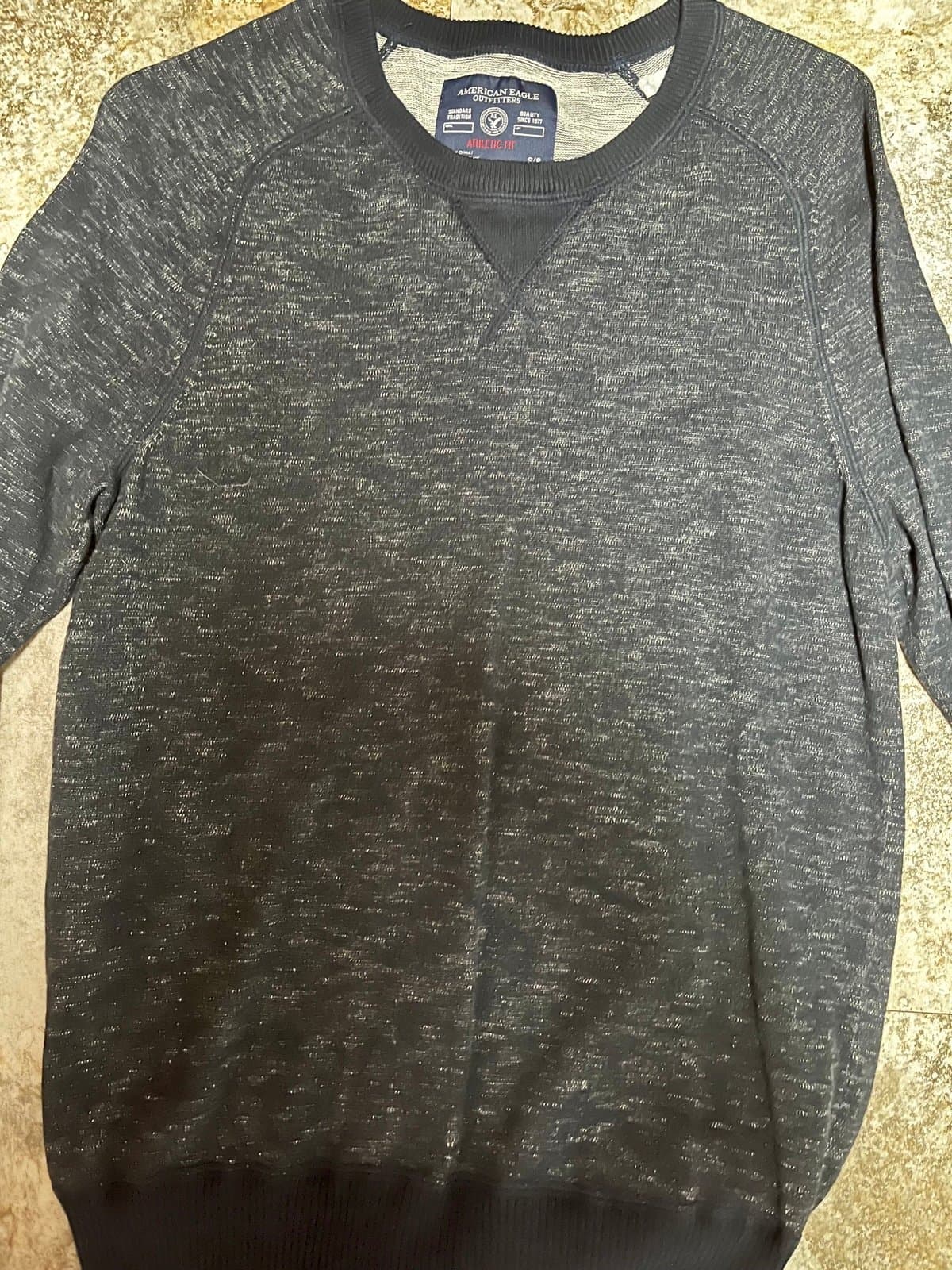 2 Men’s AE Sweaters size SM