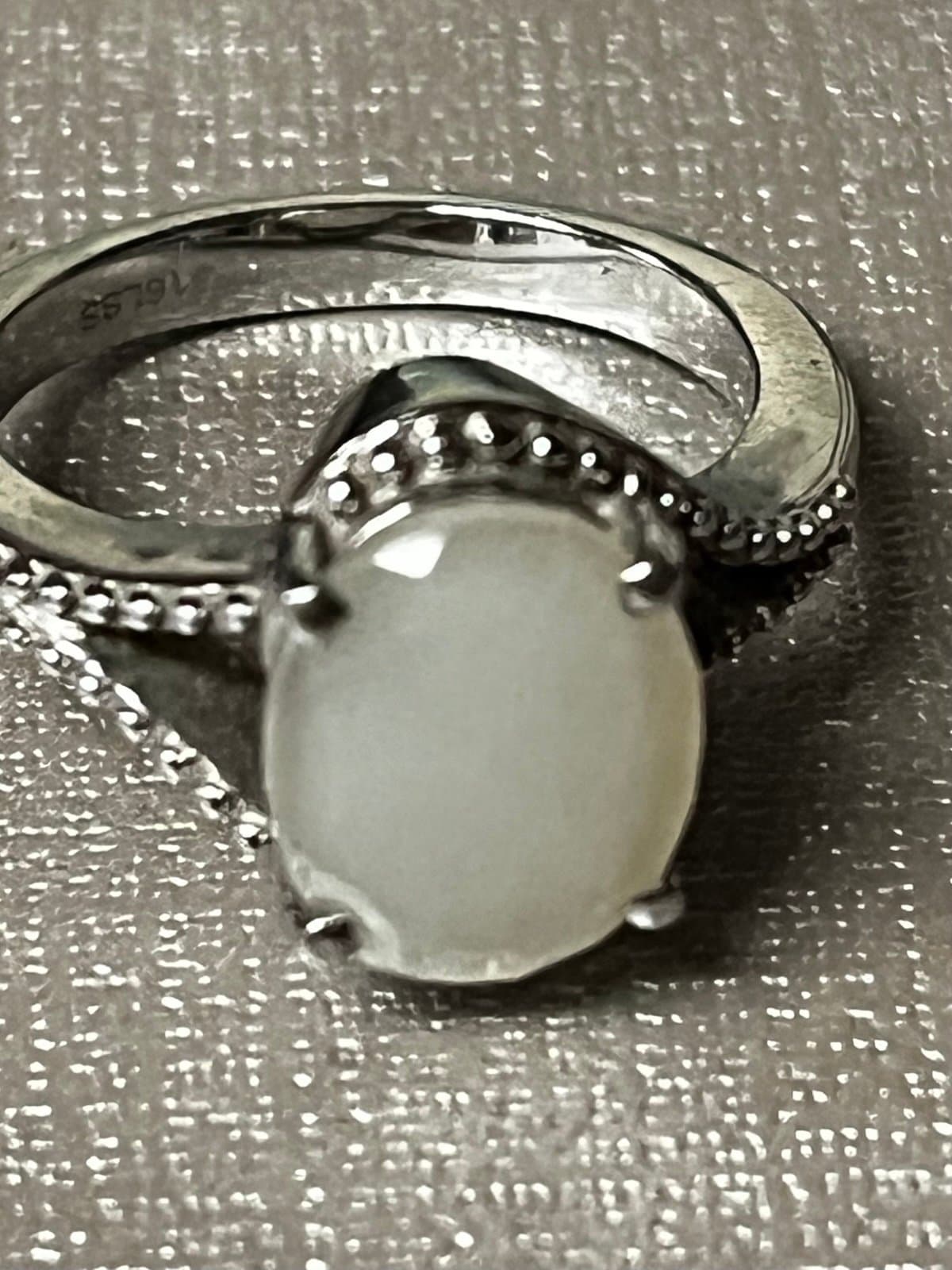 Moonstone Gemstone Ring, size 8 - Thumbnail 3