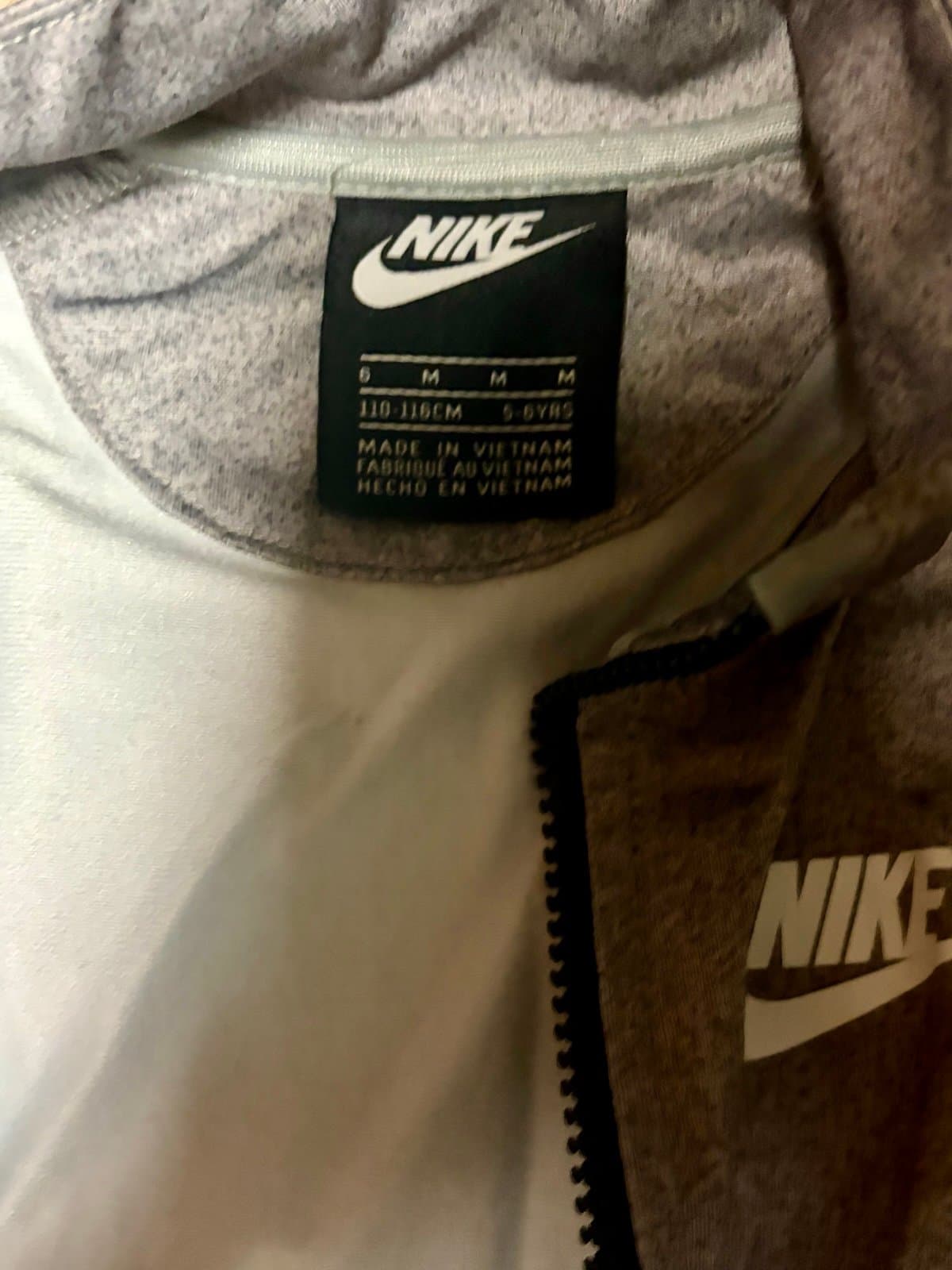 Boys Nike Track Suite size 7 - Thumbnail 2