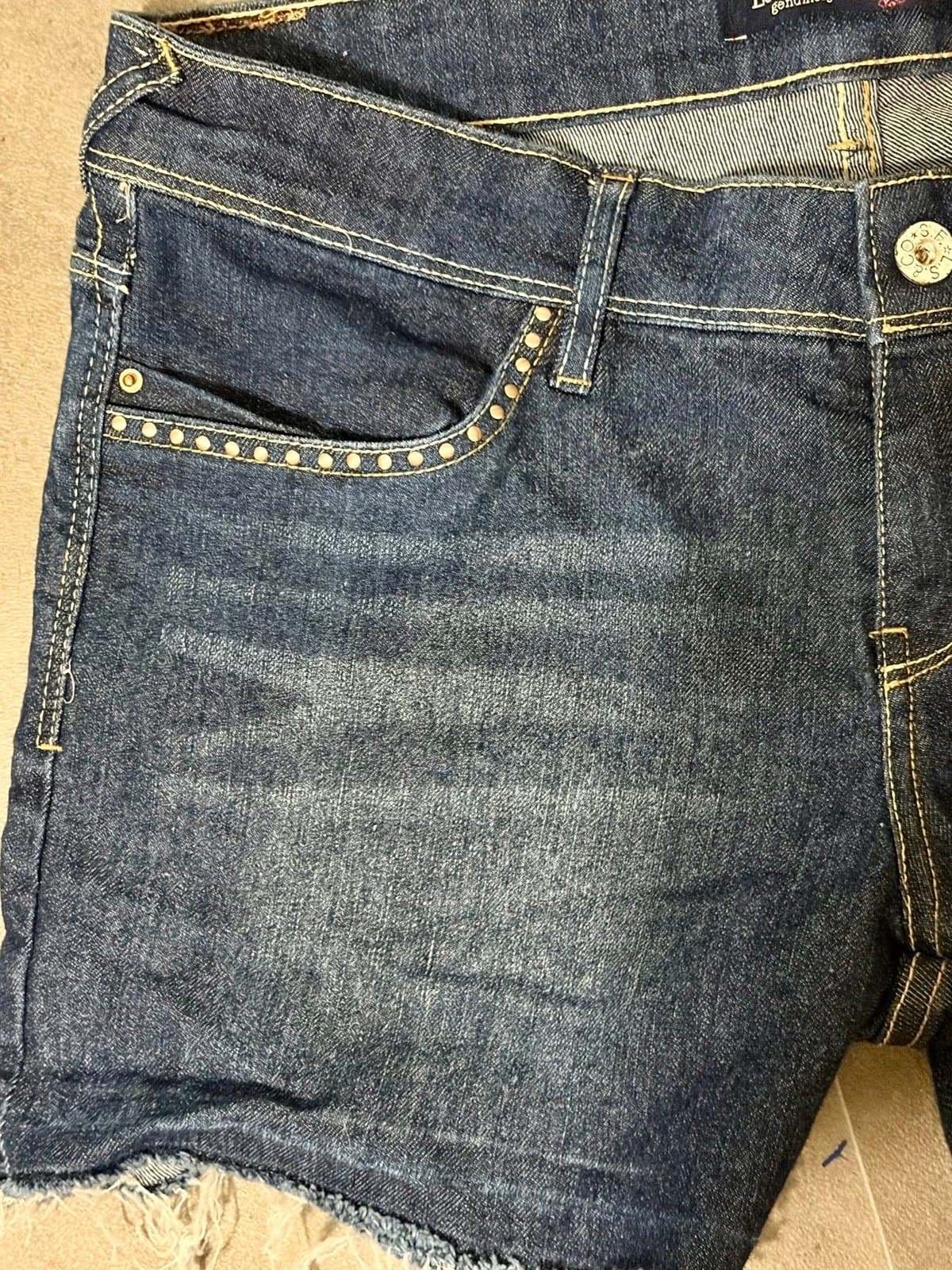 Women’s Levi Shorts, size 10 - Thumbnail 2