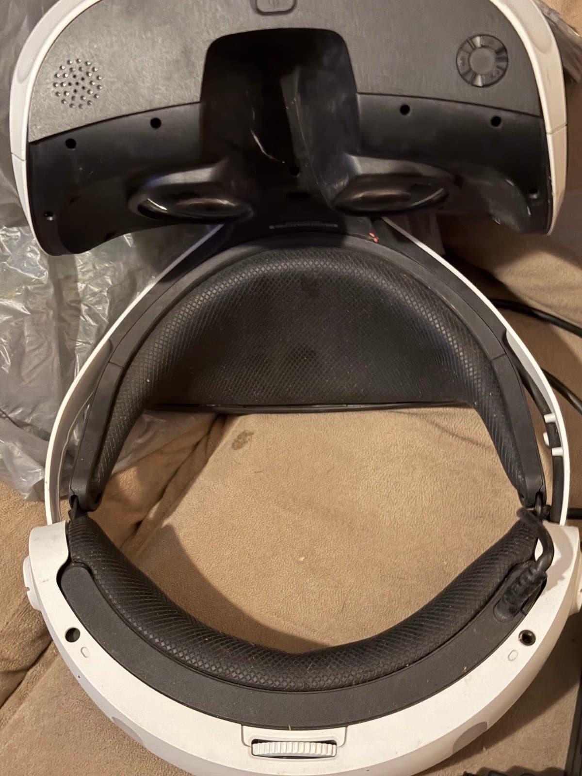 Play Station 4 VR Headset - Thumbnail 3