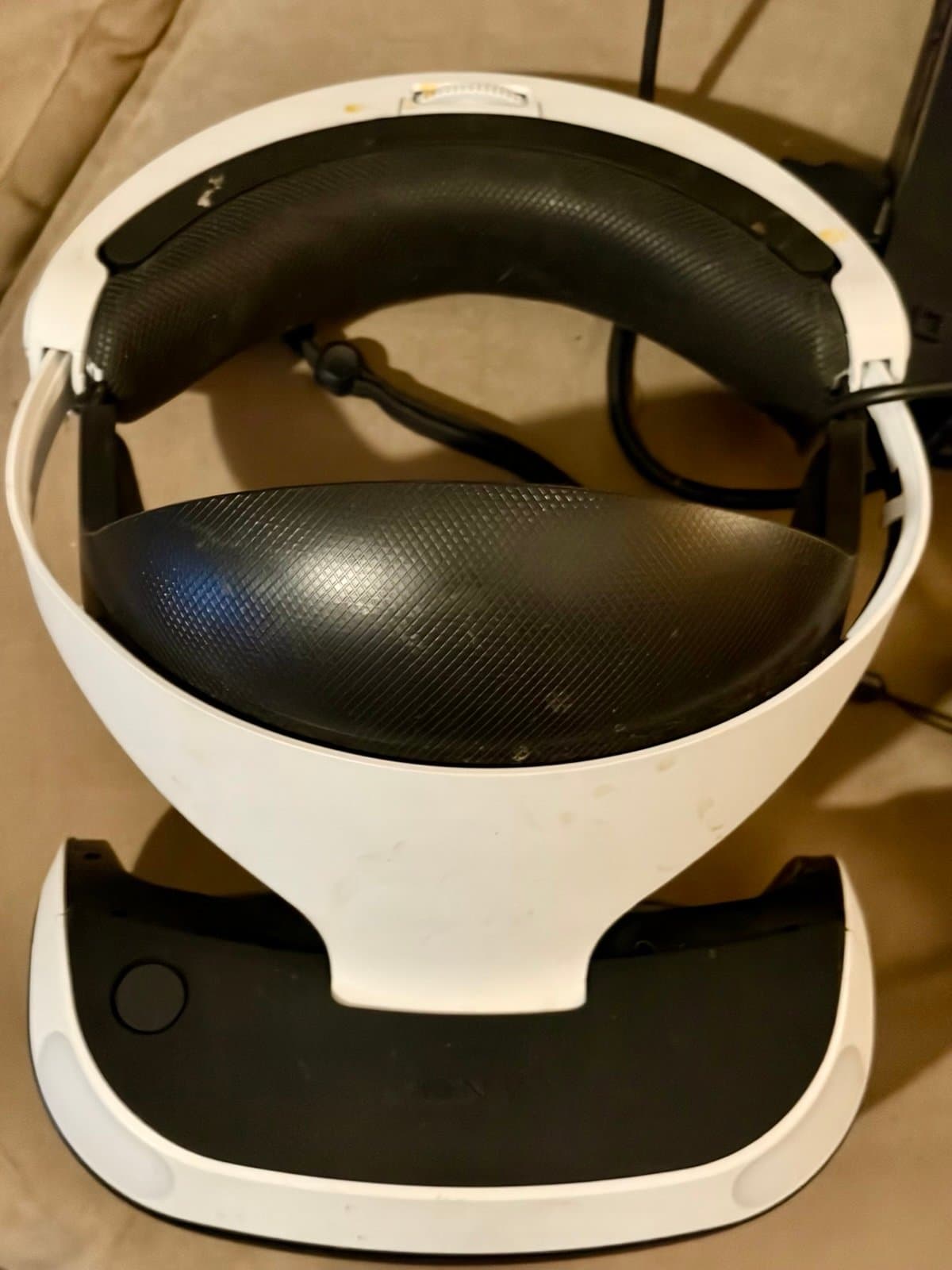 Play Station 4 VR Headset - Thumbnail 2