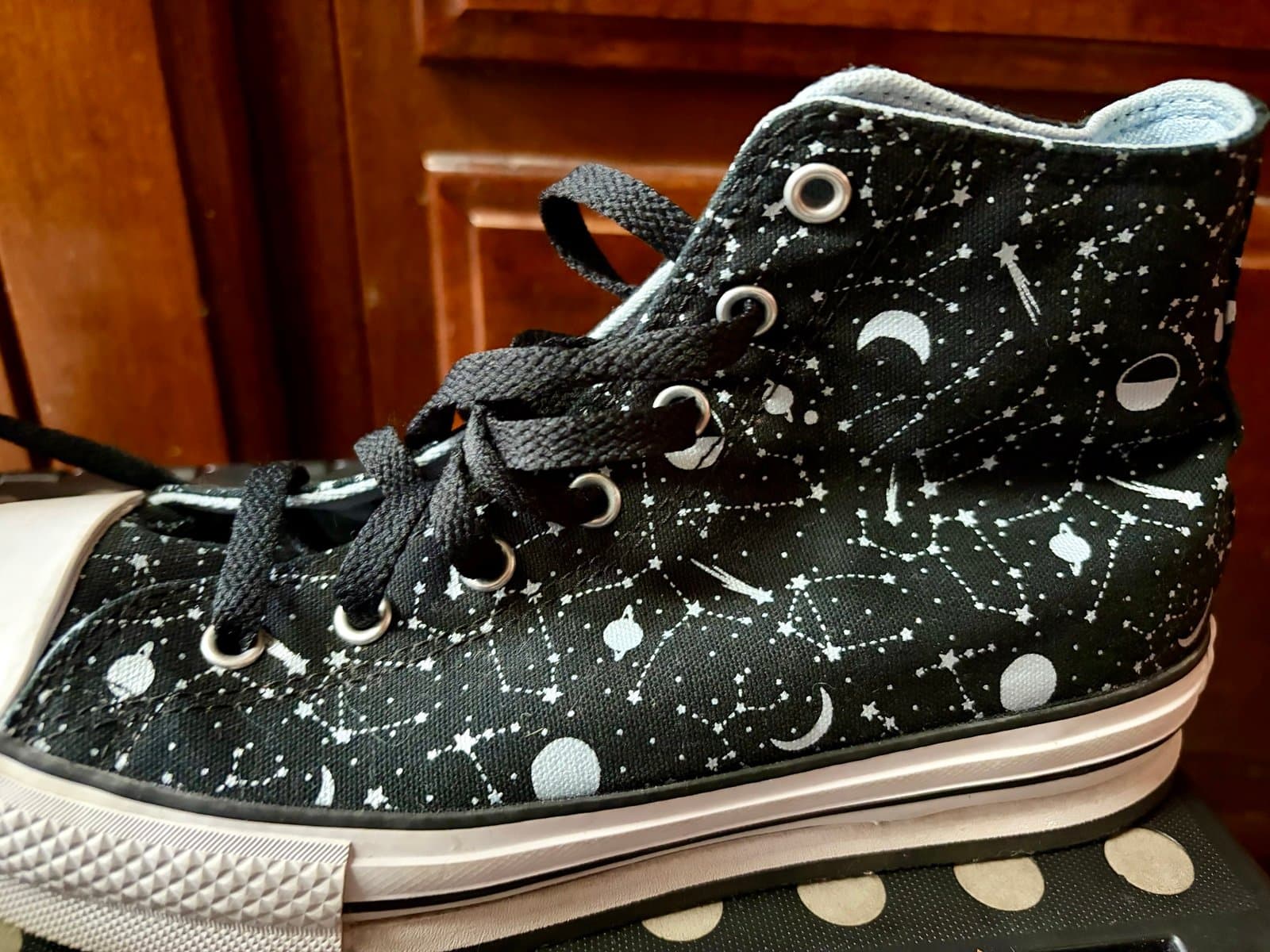 Converse Sneakers size 5 - Thumbnail 4