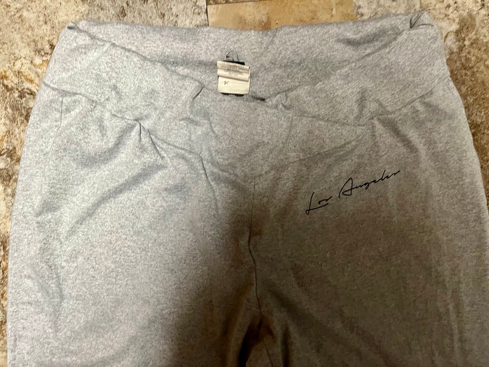 2 pair of casual pants size LG - Thumbnail 2