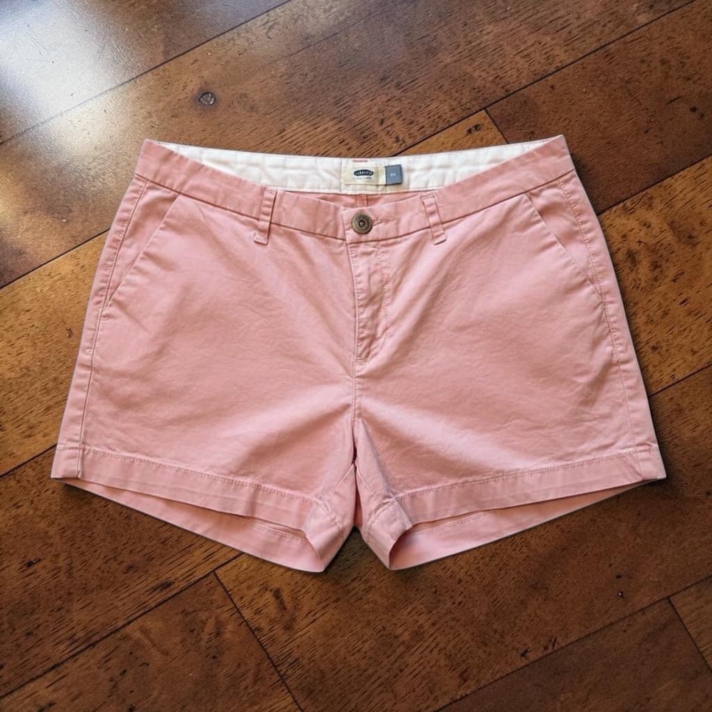 Set of 2 Women’s Old Navy Cargo Shorts 8 - Thumbnail 2