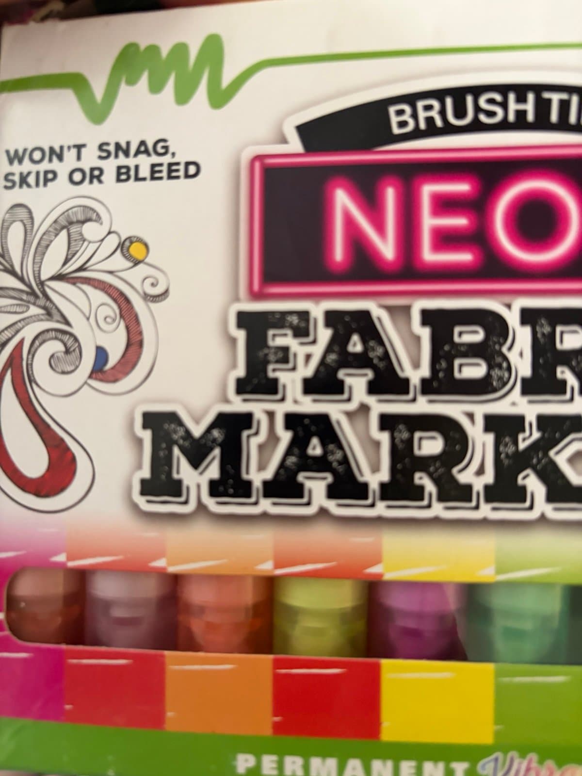 Neon Fabric Markers by Tulip - Thumbnail 2