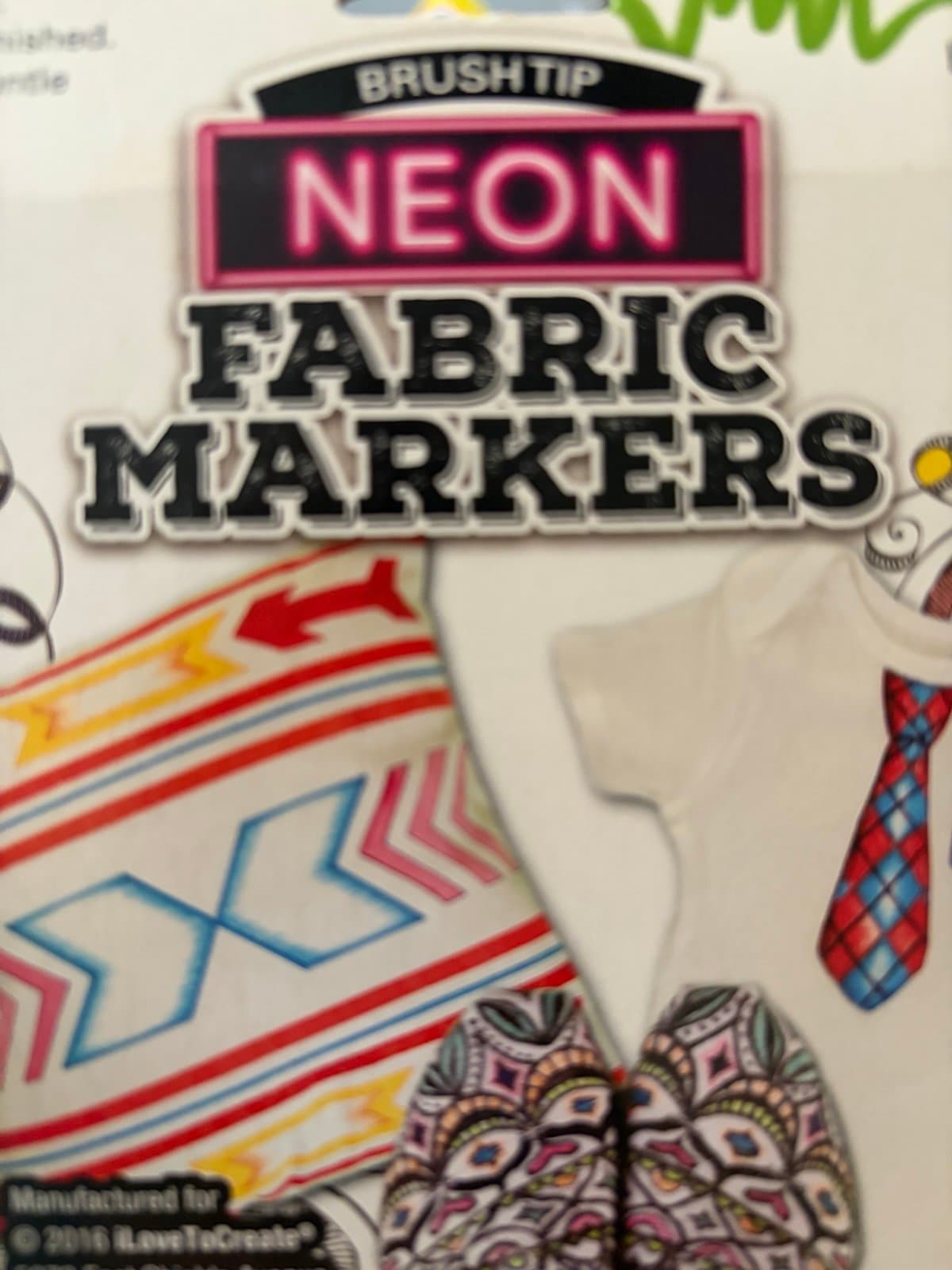 Neon Fabric Markers by Tulip - Thumbnail 5