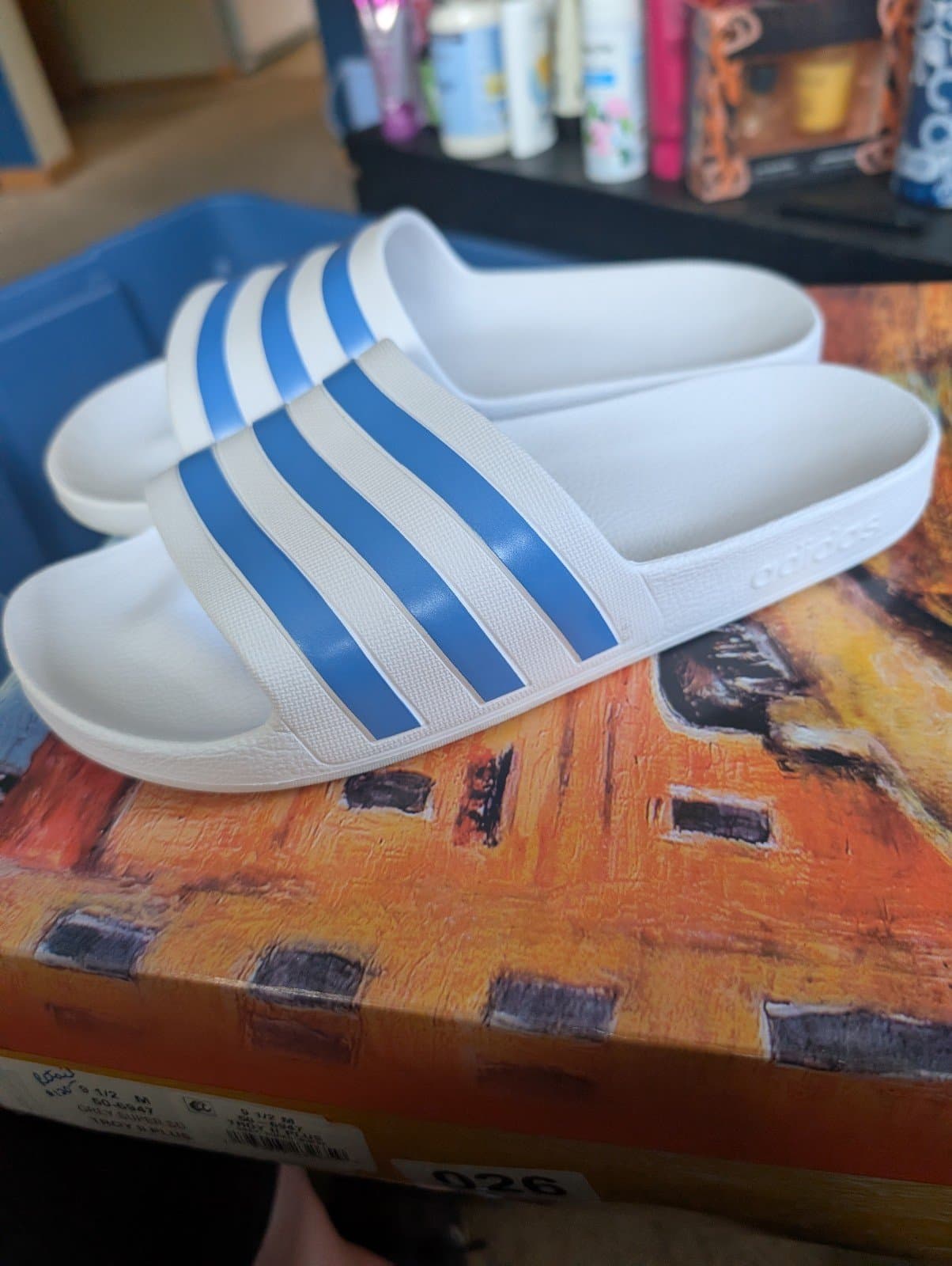Adidas sandals size 8 women's - Thumbnail 2