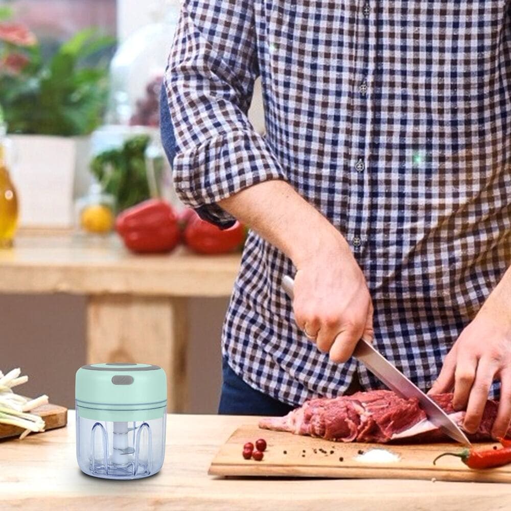 Mini Electric Garlic Chopper 8.45OZ Rechargeable - Thumbnail 3