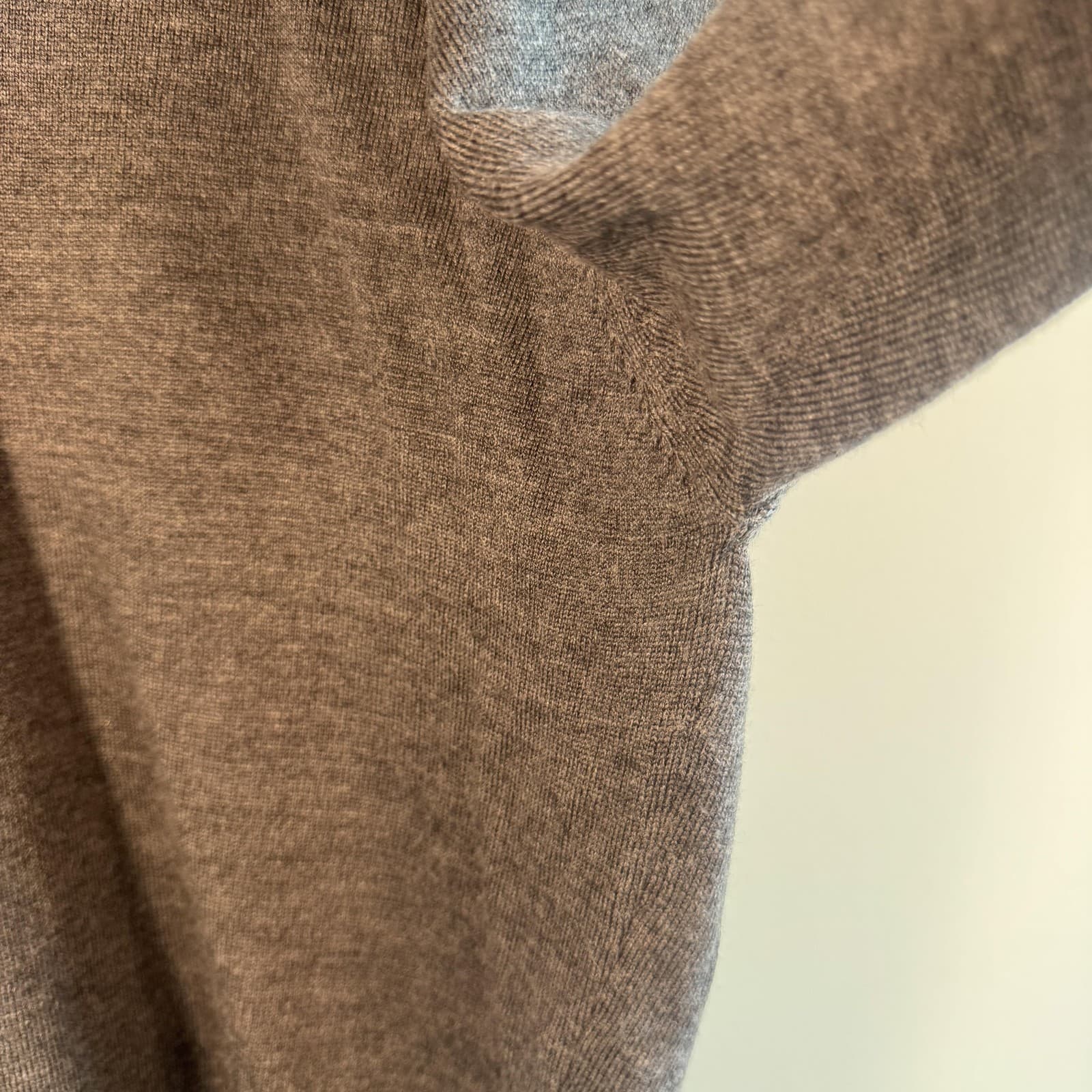 Jos. A. Bank Signature Sweater V Neck Pullover 100% Merino Wool Gray Mens Medium - Thumbnail 8